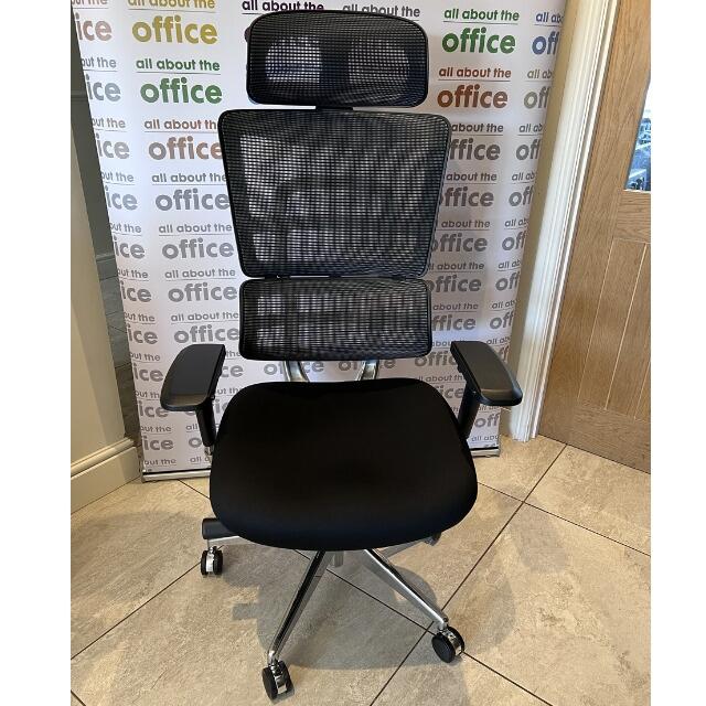 Refurbished Hood i29 ergonomic chair black fabric front view with headrest
