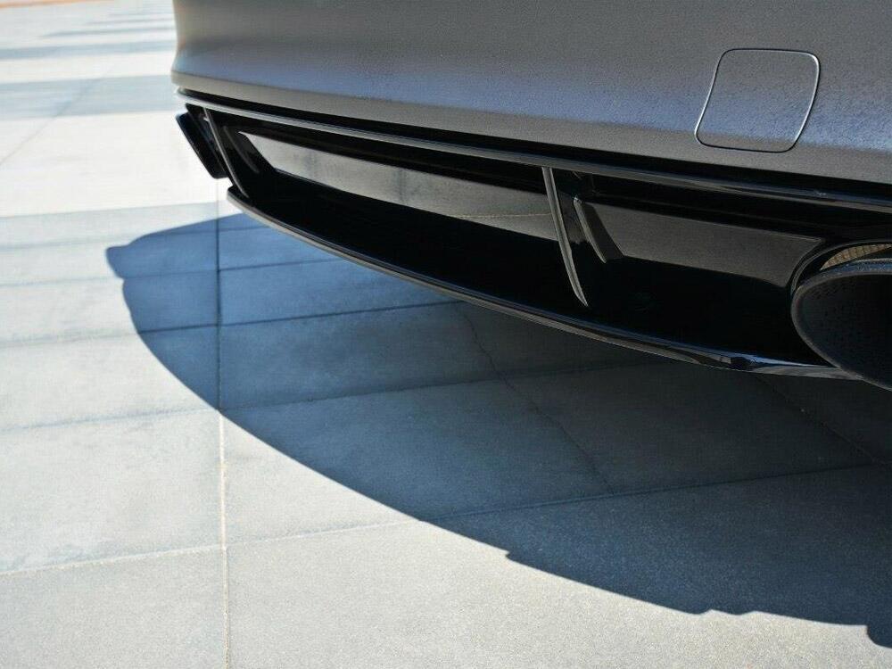 Central Rear Splitter Audi RS7 C7