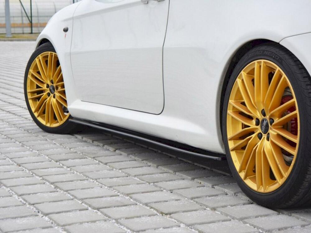 Side Skirts Diffusers Alfa Romeo GT (2004-2010) - Carbon Look
