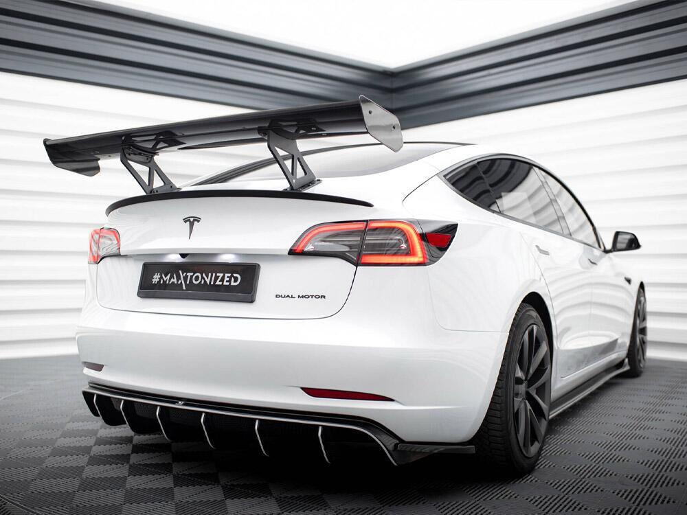 Carbon Spoiler Tesla Model 3
