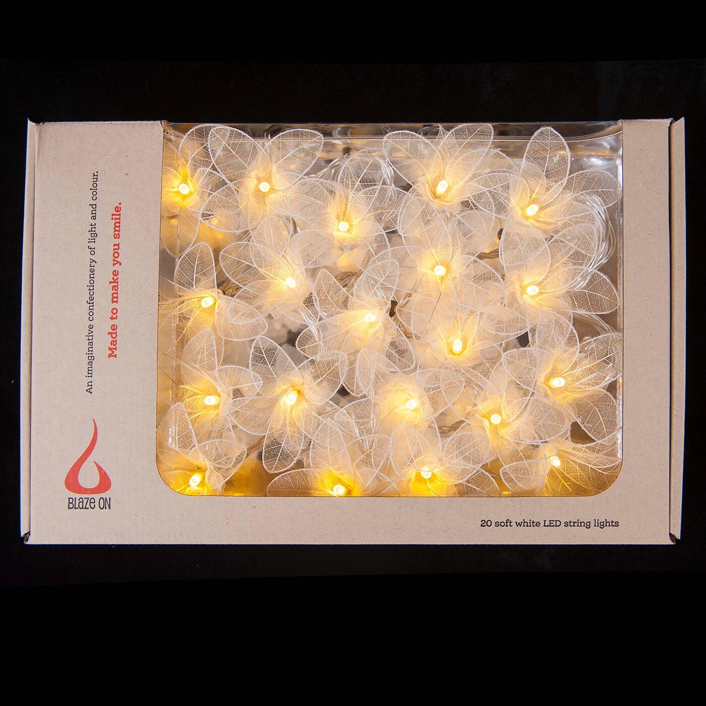 Fascinator Lily Fairy Lights in Their Natural Undyed Colour – Handcrafted Thai Rubber Tree Leaf Flowers