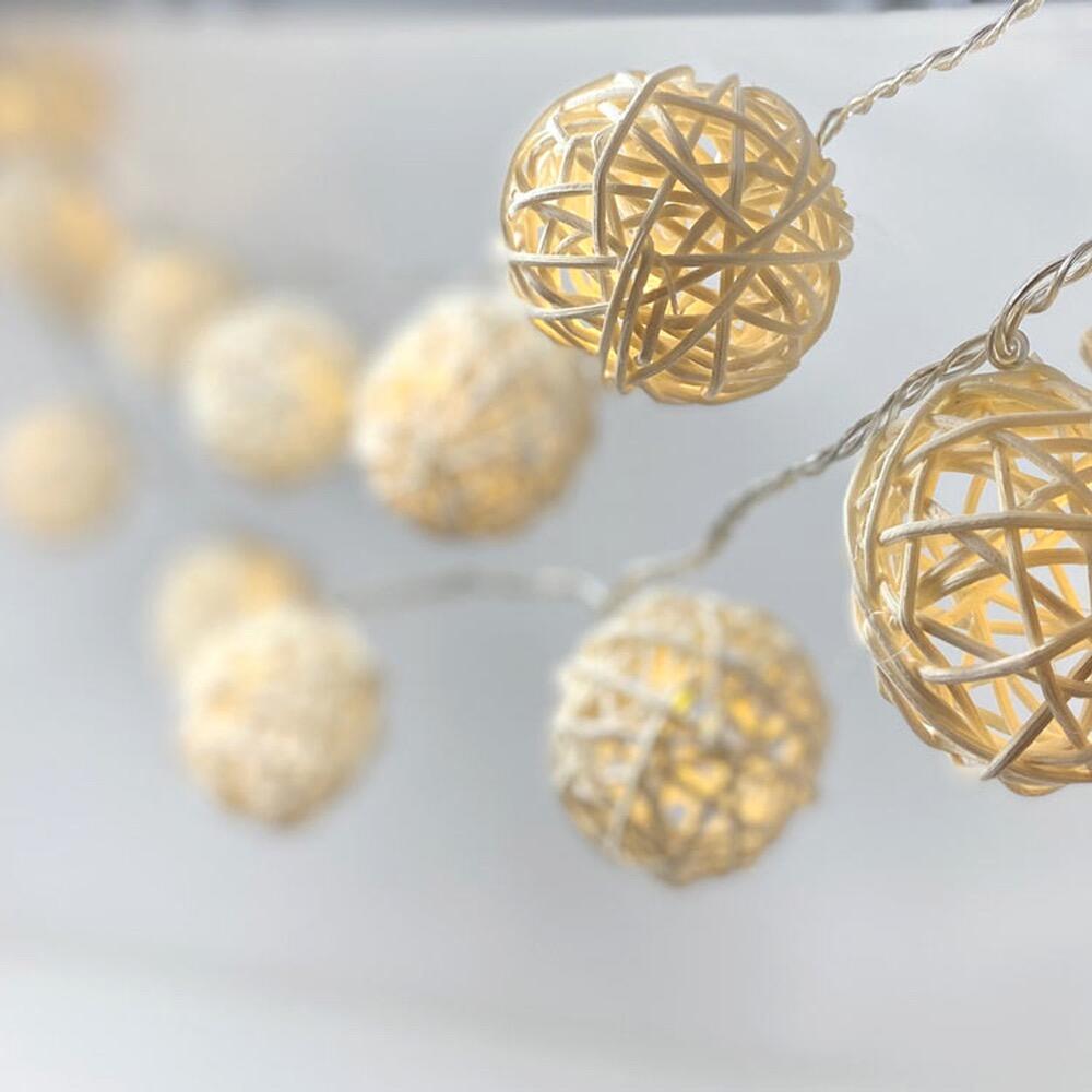 Blaze On Wicker Ball 20 fairy lights in Natural