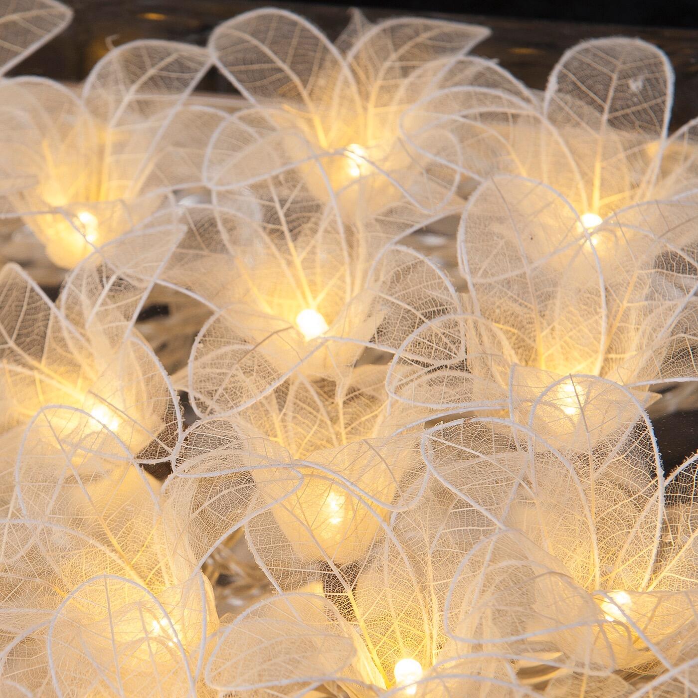 Fascinator Lily Fairy Lights in Their Natural Undyed Colour – Handcrafted Thai Rubber Tree Leaf Flowers