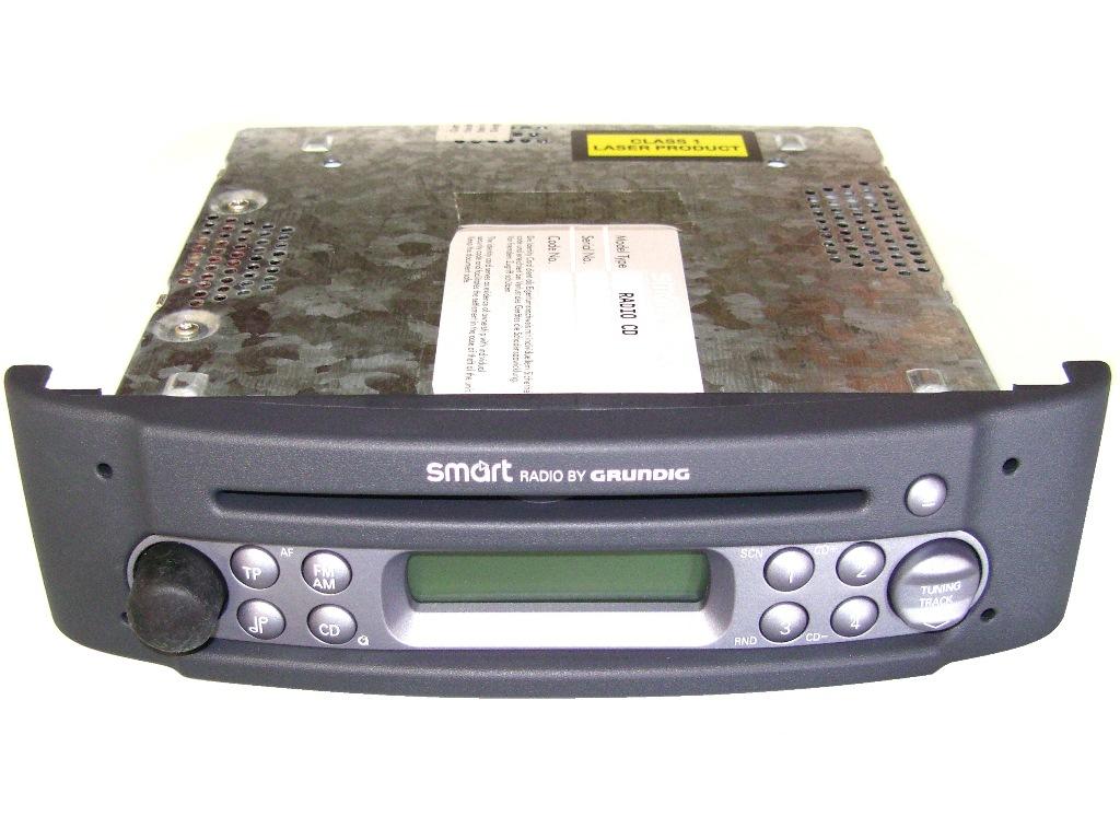 RDS FM Radio with integrated CD player - 450 fortwo