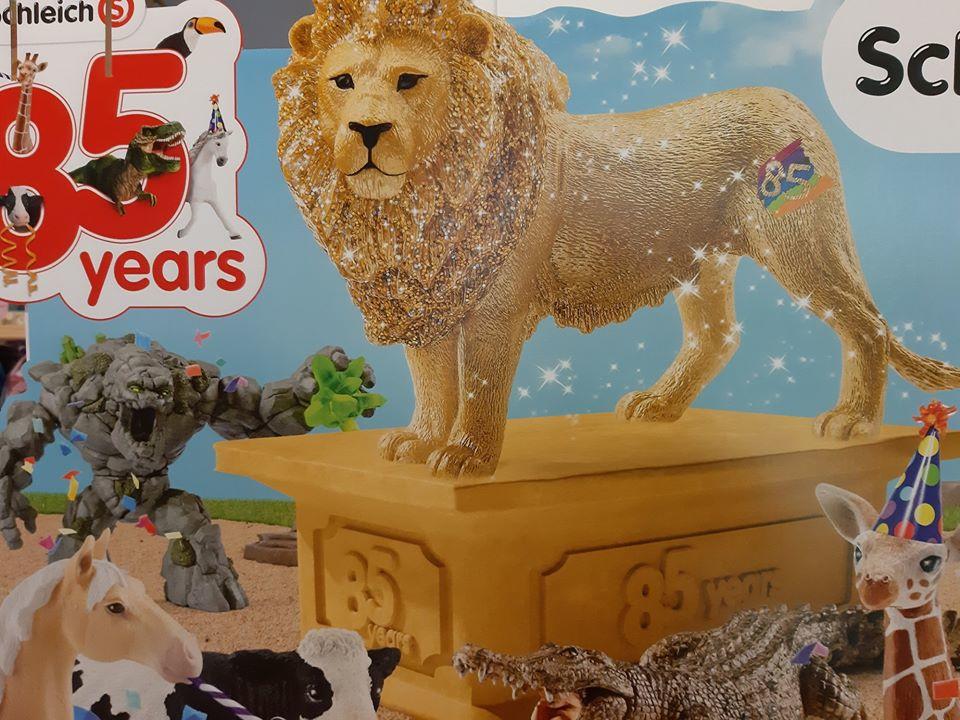 シュライヒ　Schleich　85周年記念 ゴールデン　ゴールド　ライオン　レア SCHLEICH 85th Anniversary Gold Lion Special Edition - NWT