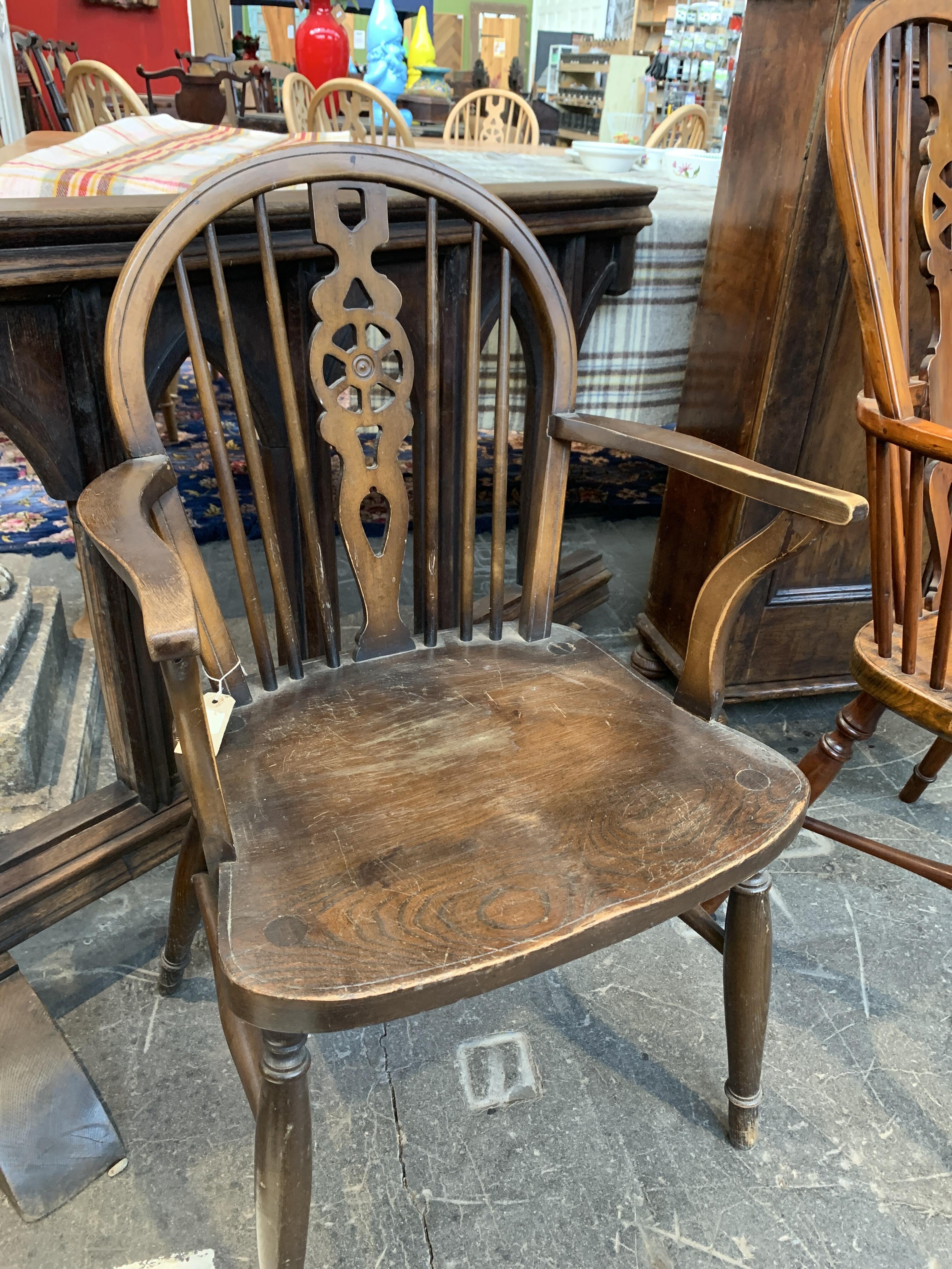 Vintage Windsor Style Wheel-Back Dining Chair