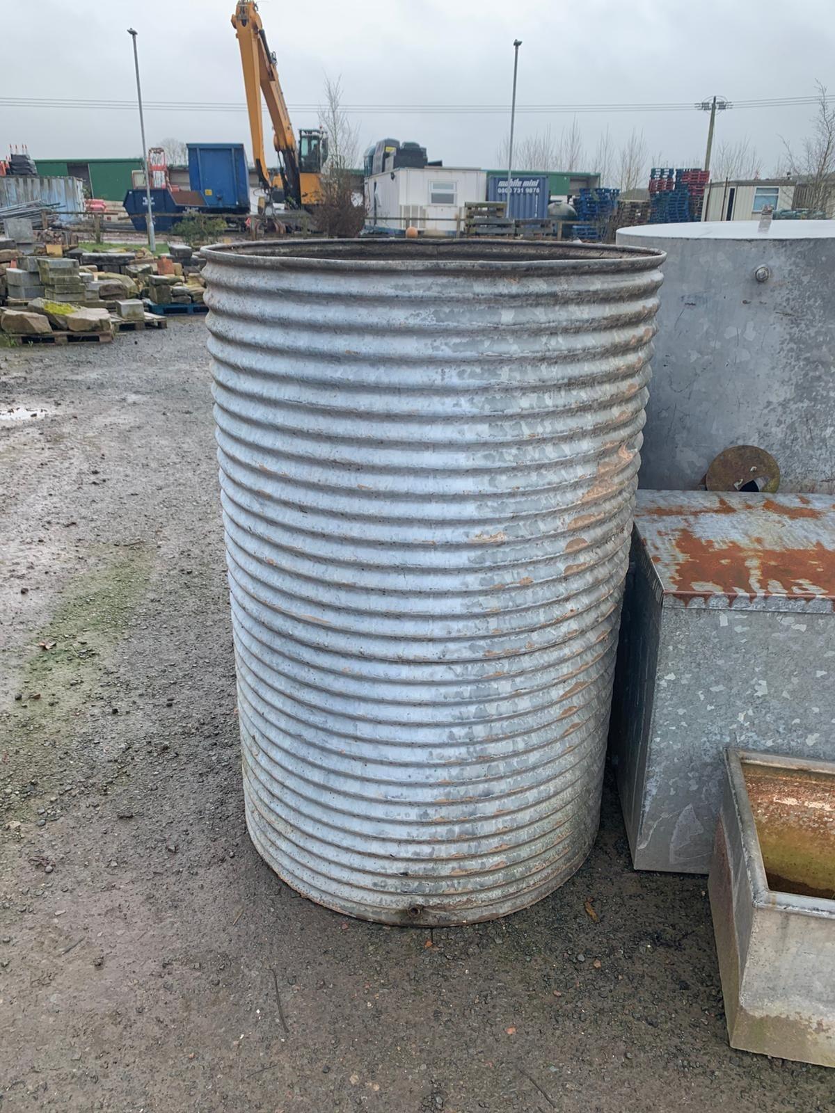 Round Type R Tank Large galvanised round tank 152cm x 104cm