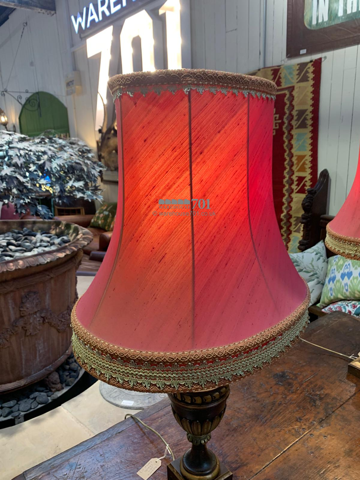 Classic Urn Table Lamp