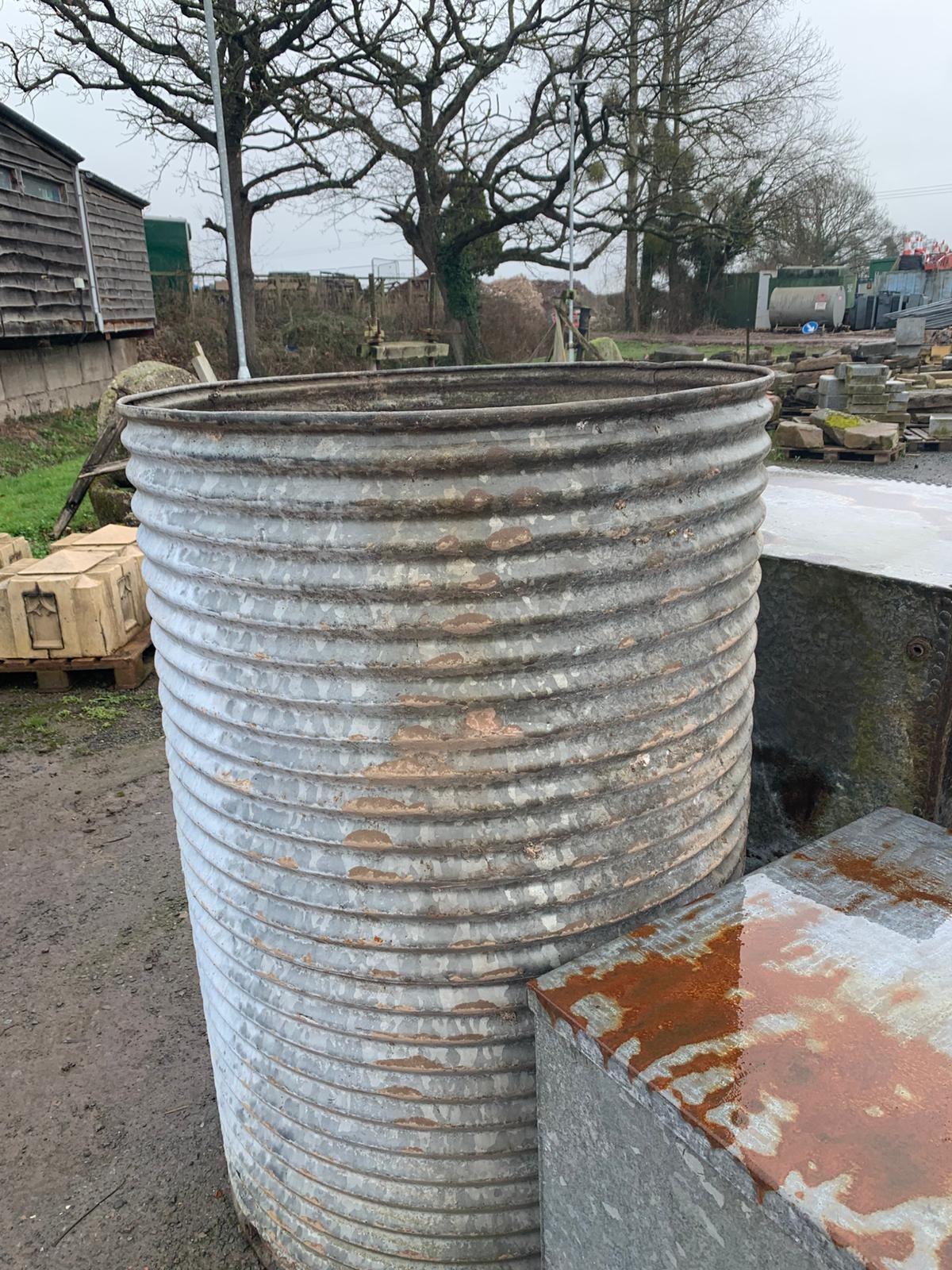 Round Type R Tank Large galvanised round tank 152cm x 104cm