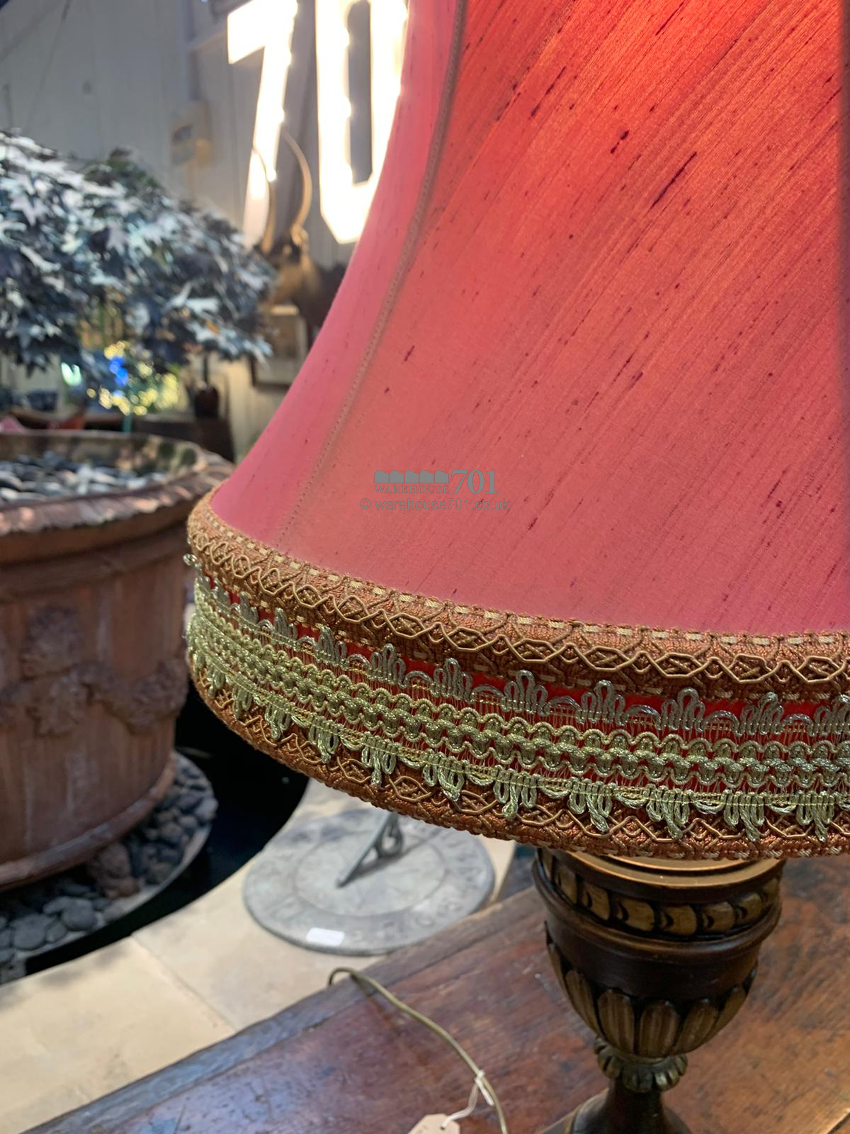 Classic Urn Table Lamp