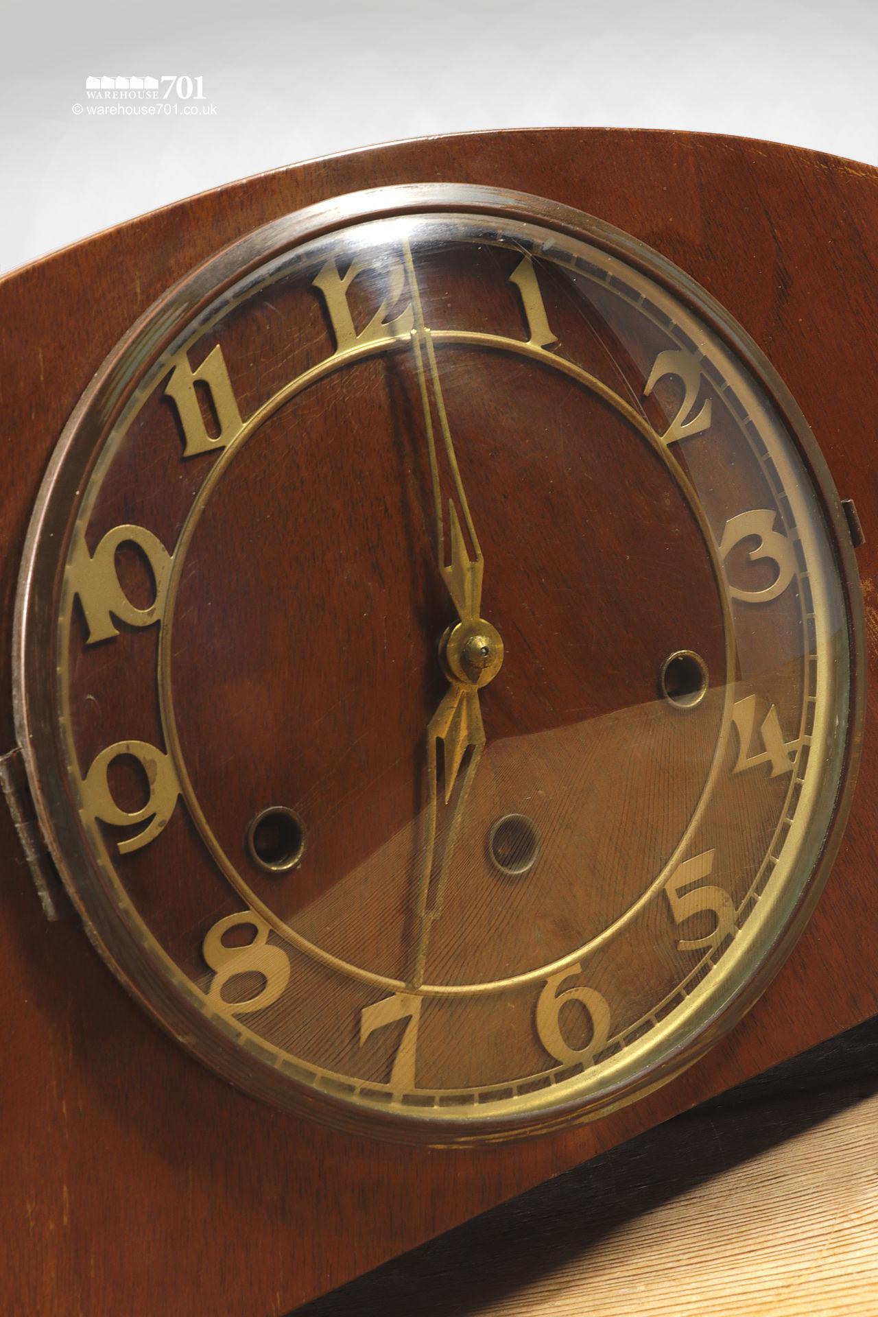 Elegant Art Deco 1930s/1940s Mantel Clock