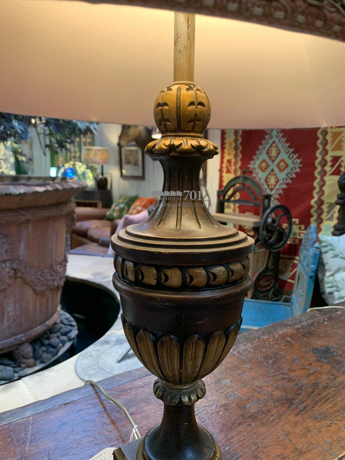 Classic Urn Table Lamp
