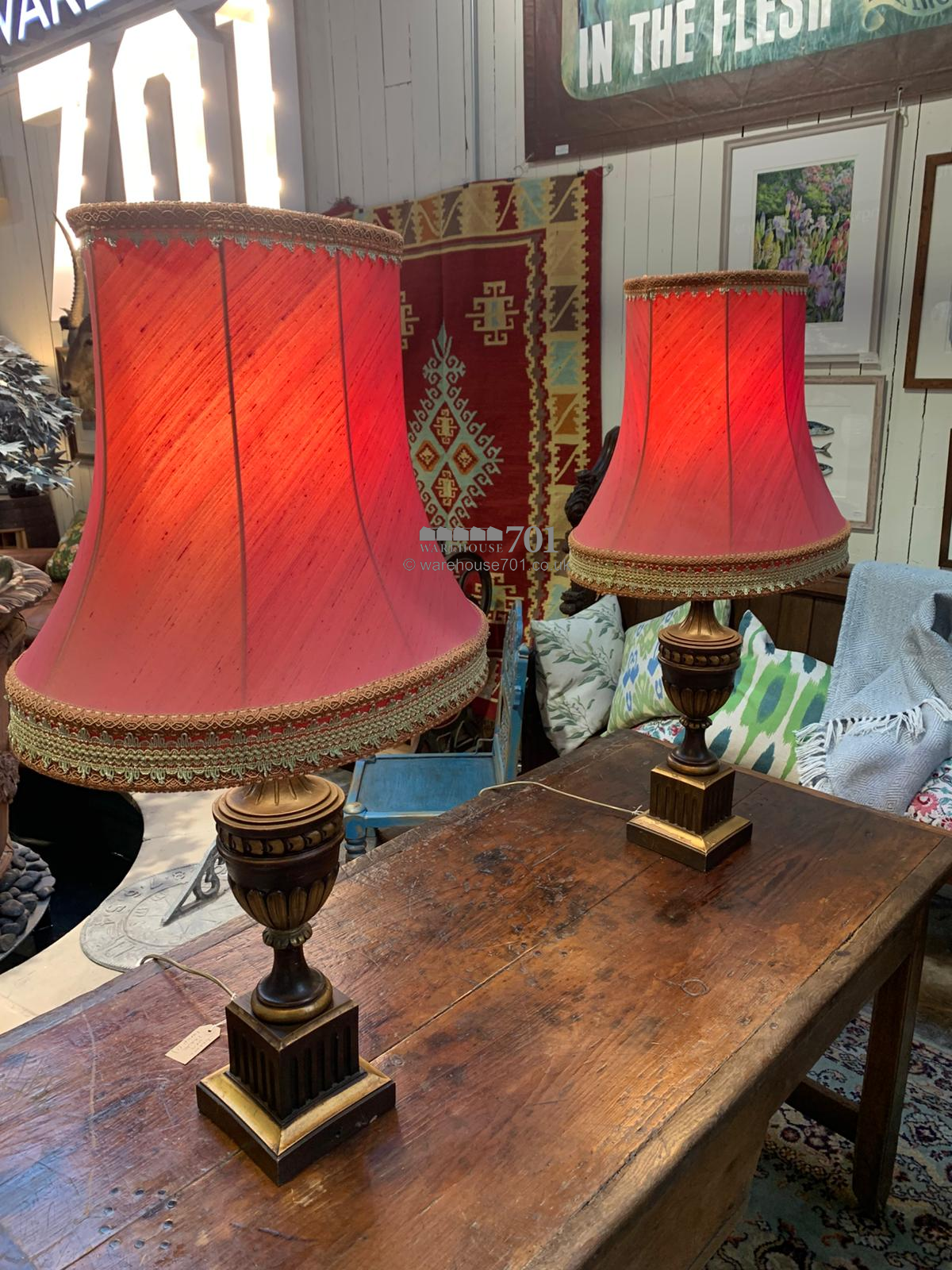 Classic Urn Table Lamp
