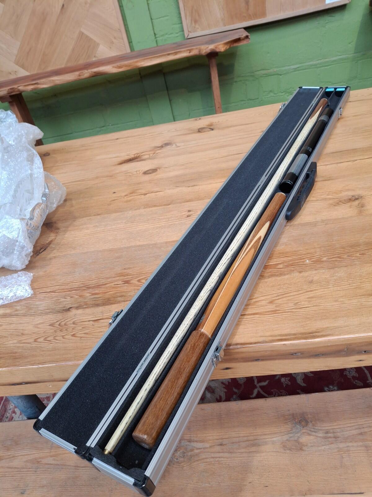 snooker cue