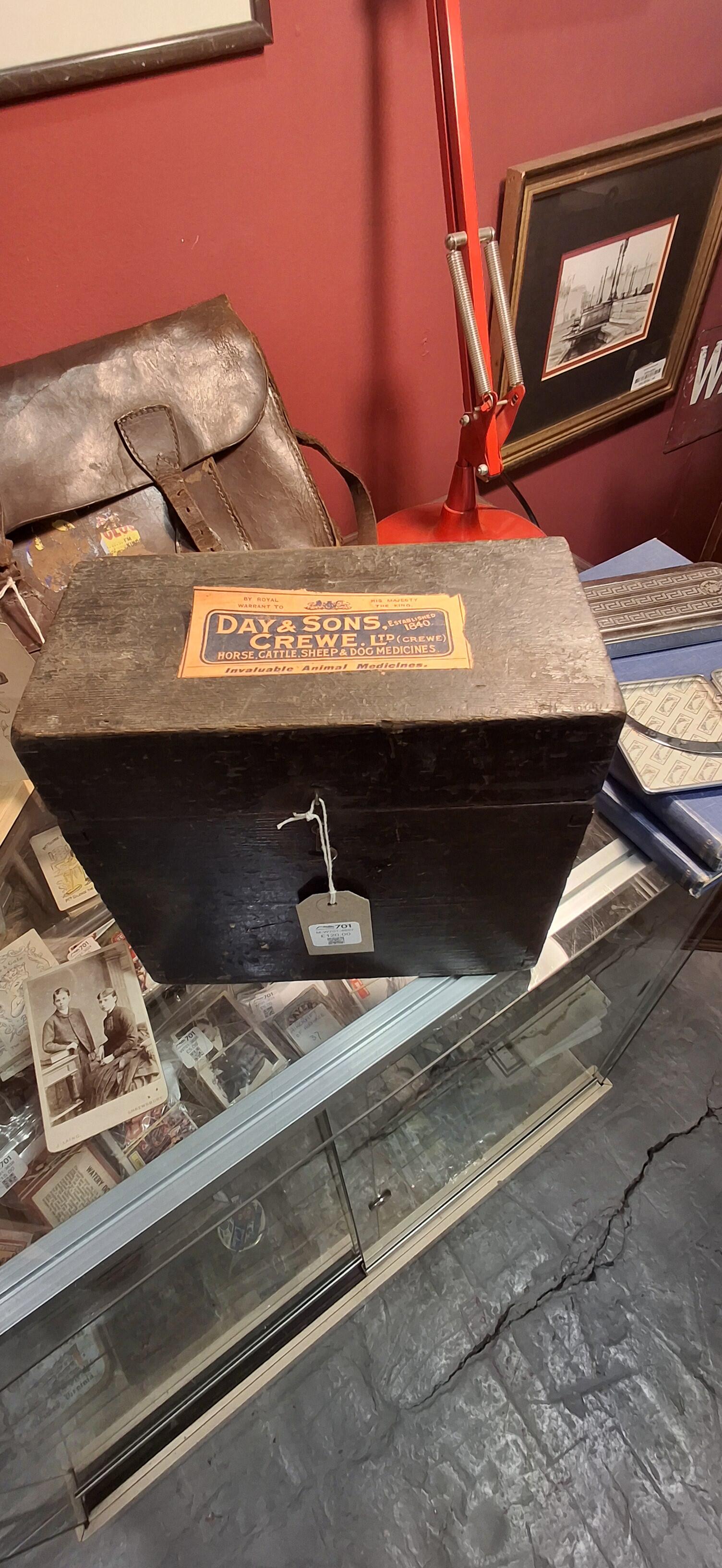 Vetting Box Vintage Agricultural Vet Box with Bottles YEO284