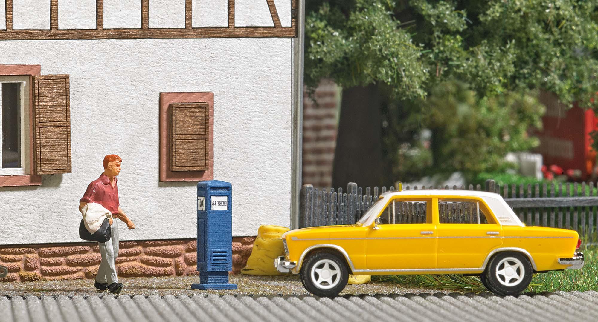 Busch 7764 Mini Scene: Taxi Rank