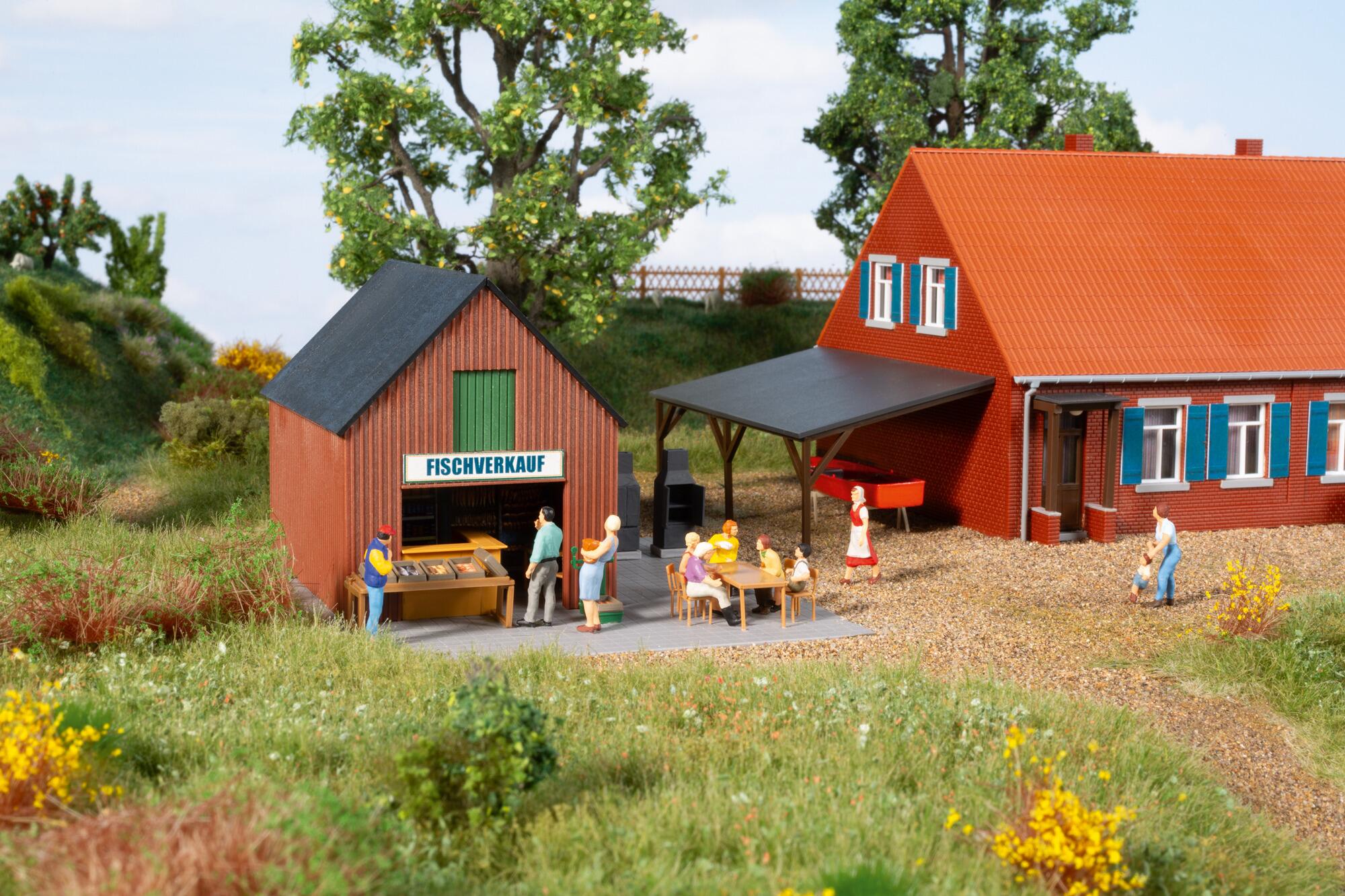 Auhagen 11475 Farm shop with outbuilding