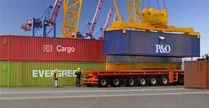 10922 KIBRI H0 six 40 ft containers