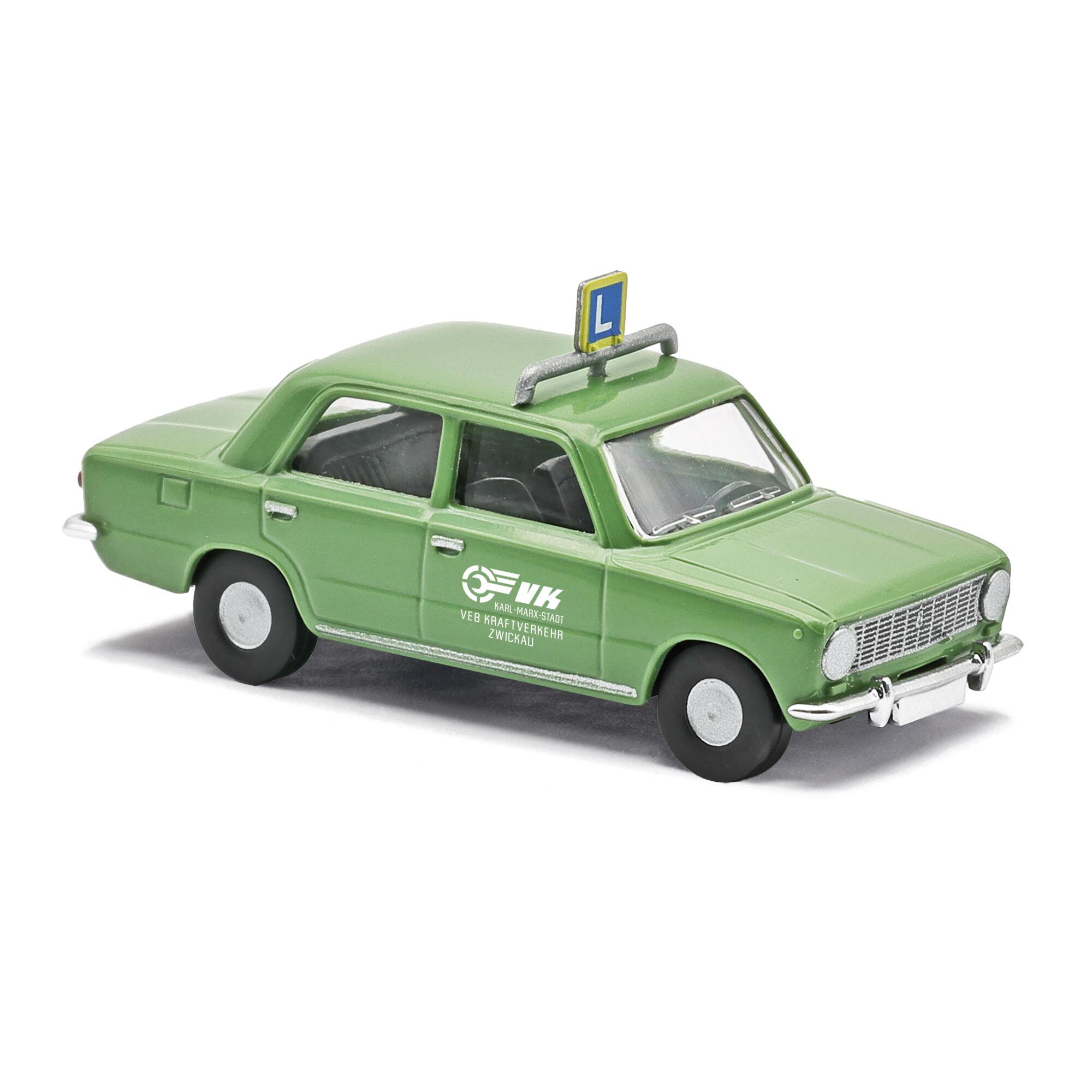 Busch 87010 Lada 1200 Driving School
