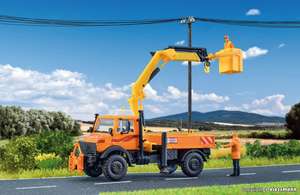 Kibri 15005 UNIMOG with working crane and