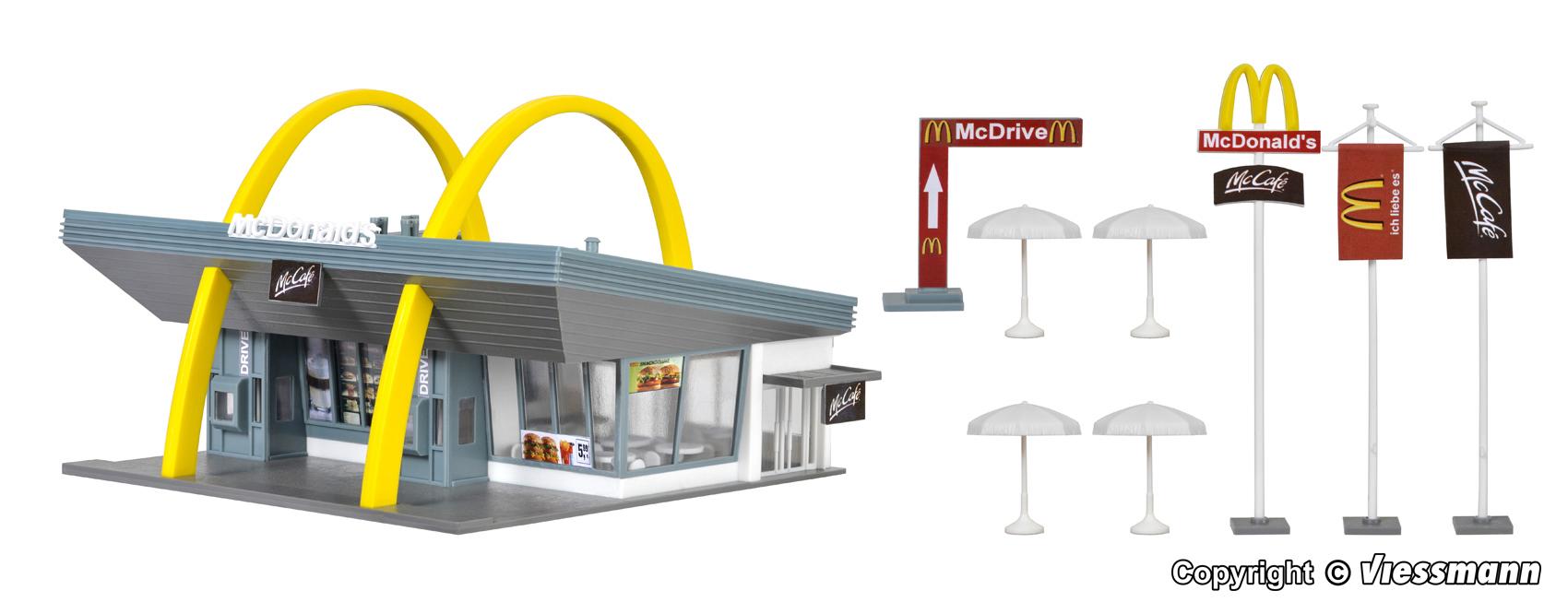 Vollmer 43634 McDonald's fast food restaurant with McDrive