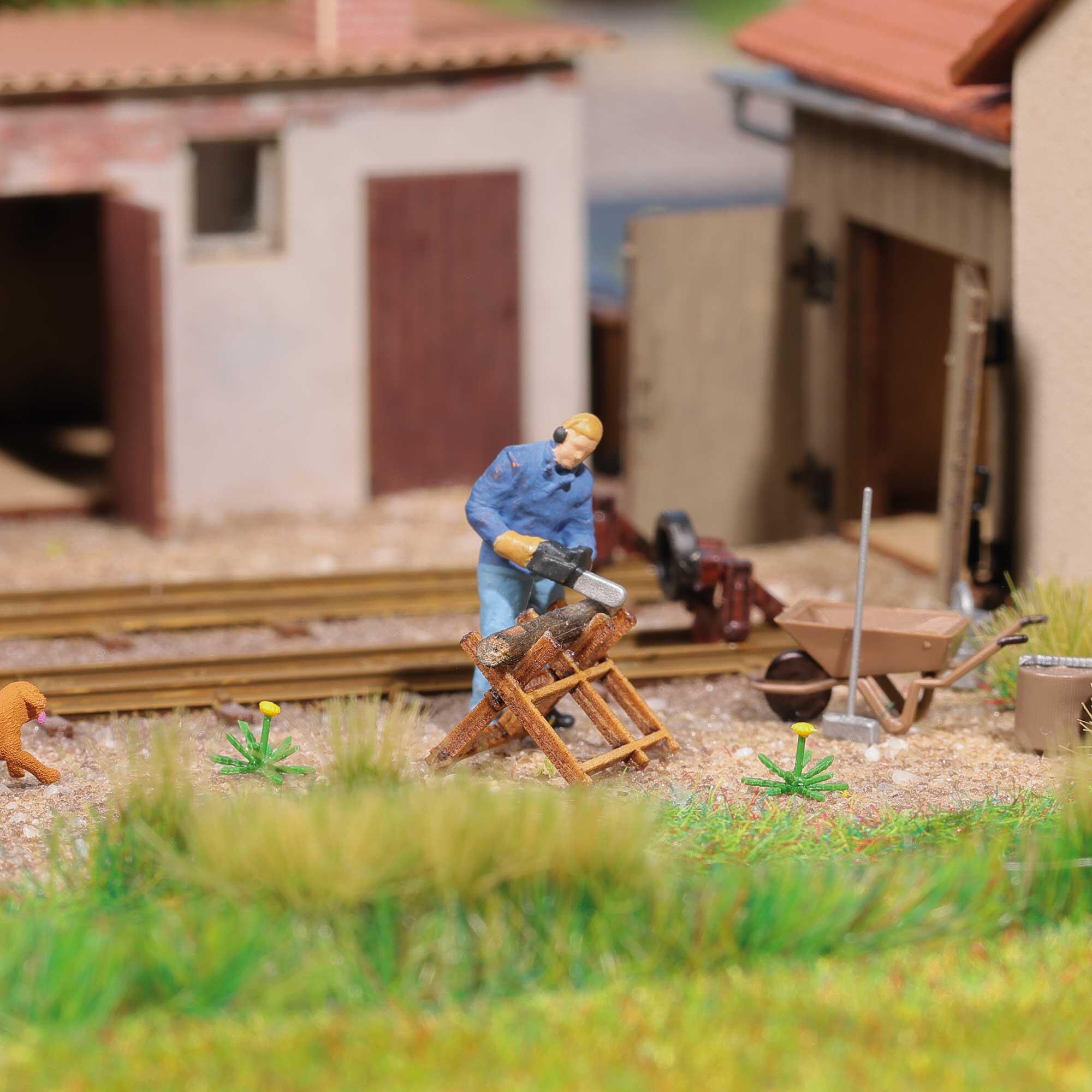 Busch 79887 Action Set: Sawing Logs H0