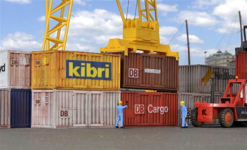 10924 KIBRI H0 eight 20 ft container