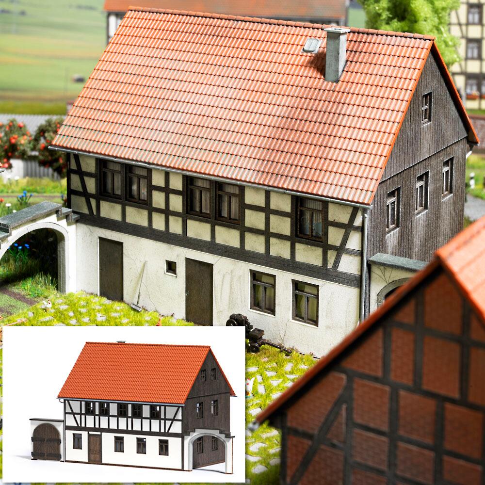 Busch 1505 Half timbered Farmhouse