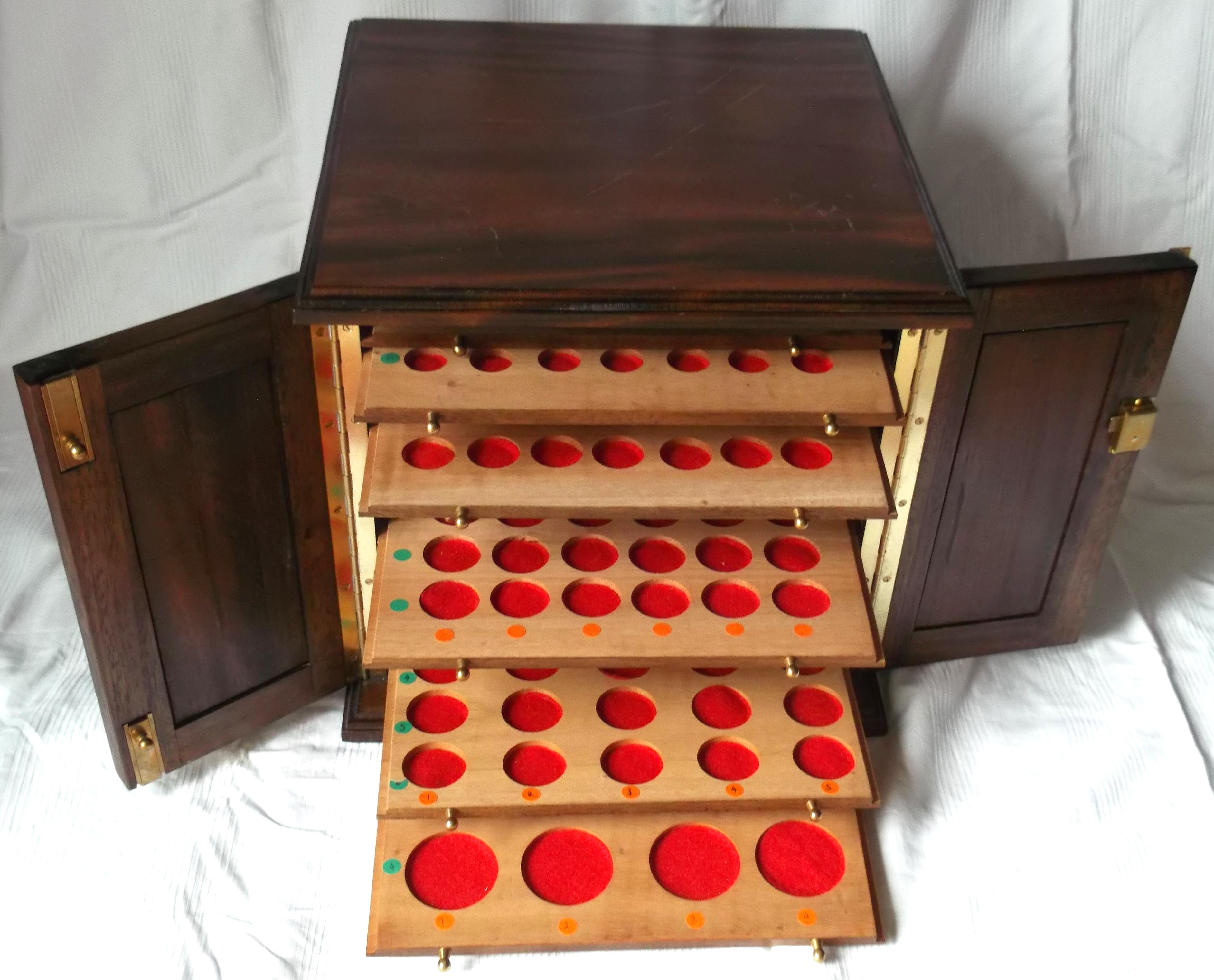 Large mahogany coin by Peter Nichols, 28 trays.
