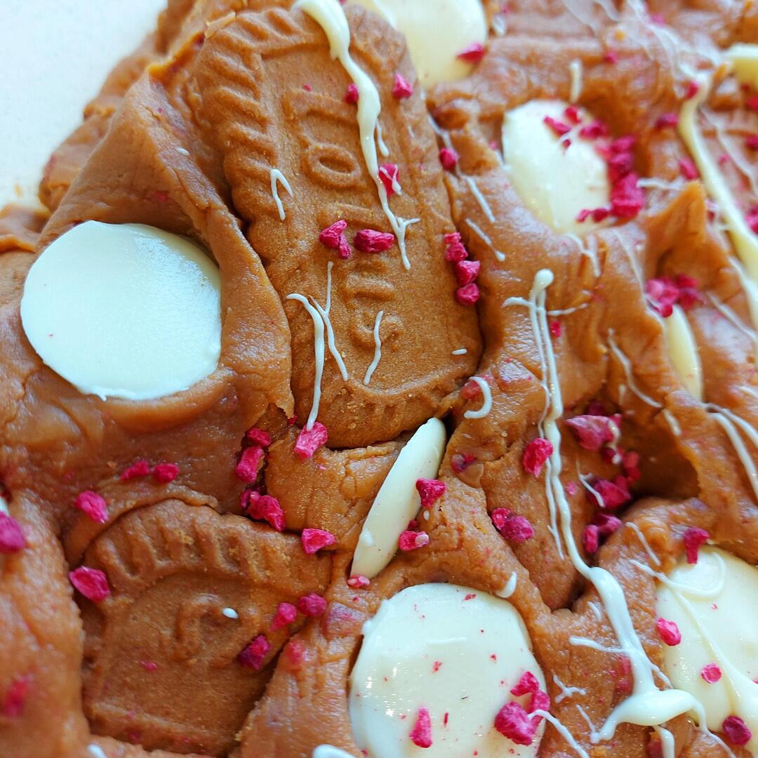 Biscoff, Raspberry & White Chocolate Handmade Fudge - Loose