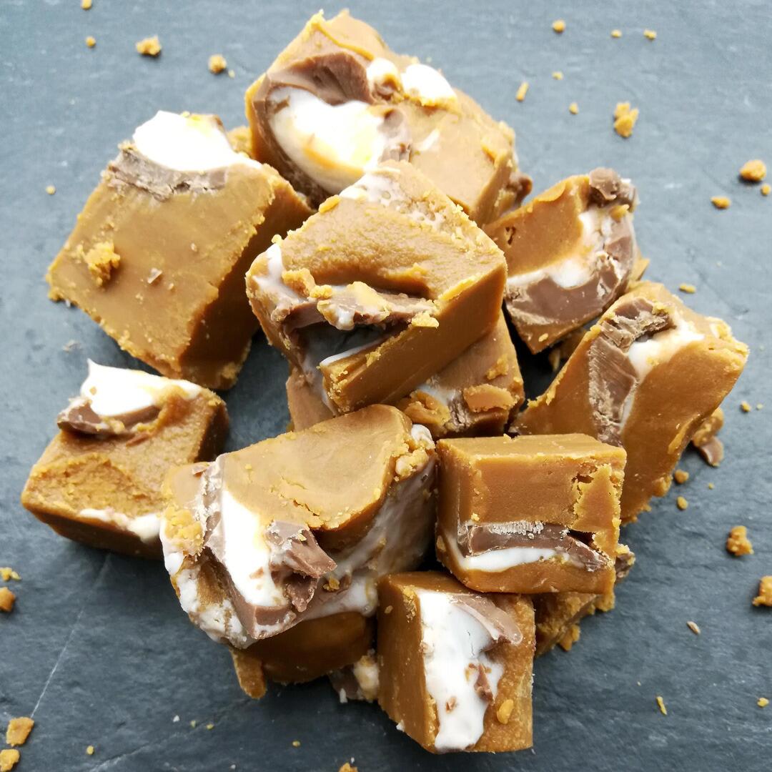 Handmade Creme Egg Fudge