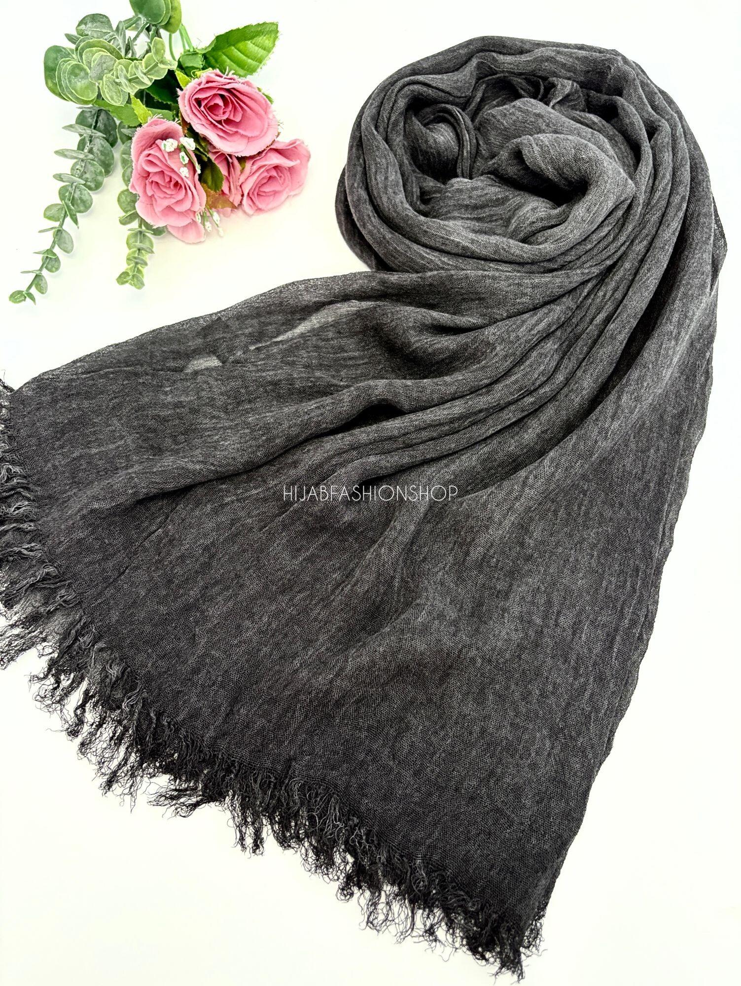 black thai hijab