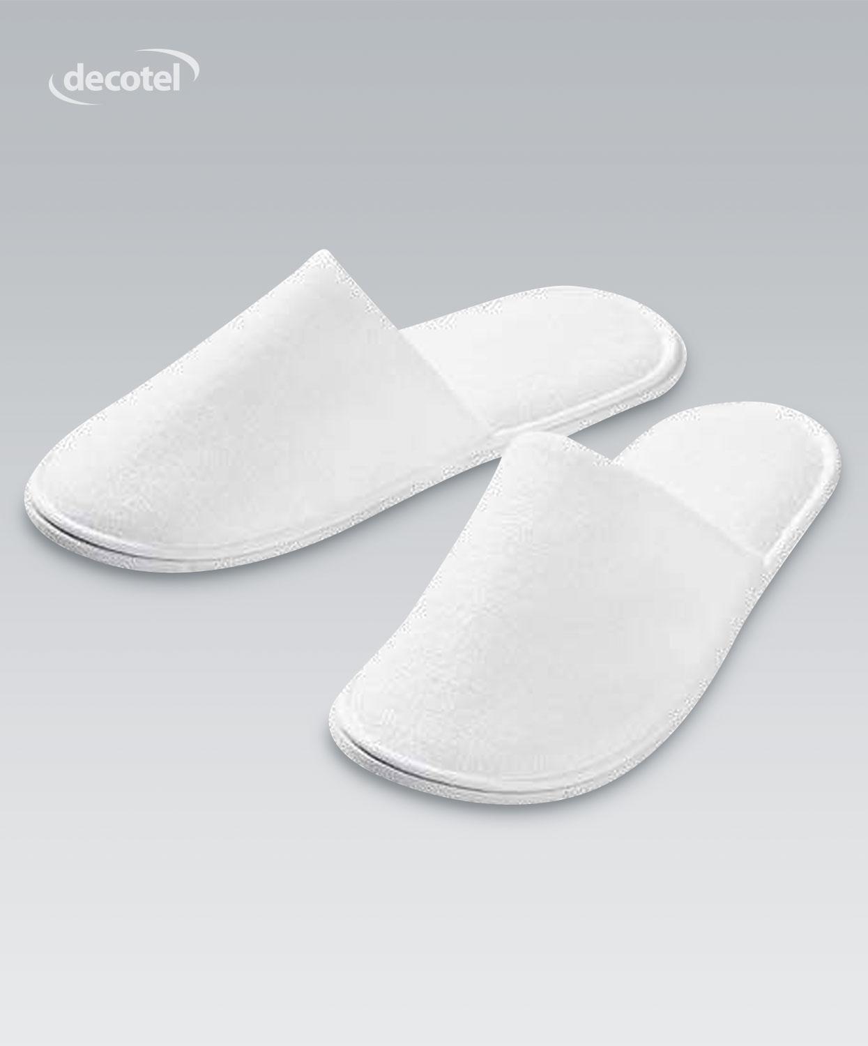Beverly Hills closed toe slippers