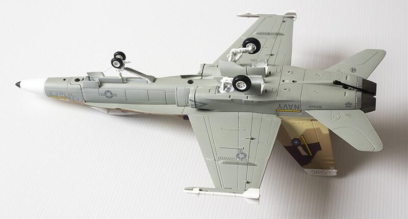 F-18 Hornet 'Top Gun' Armour Collection 1:48 98015