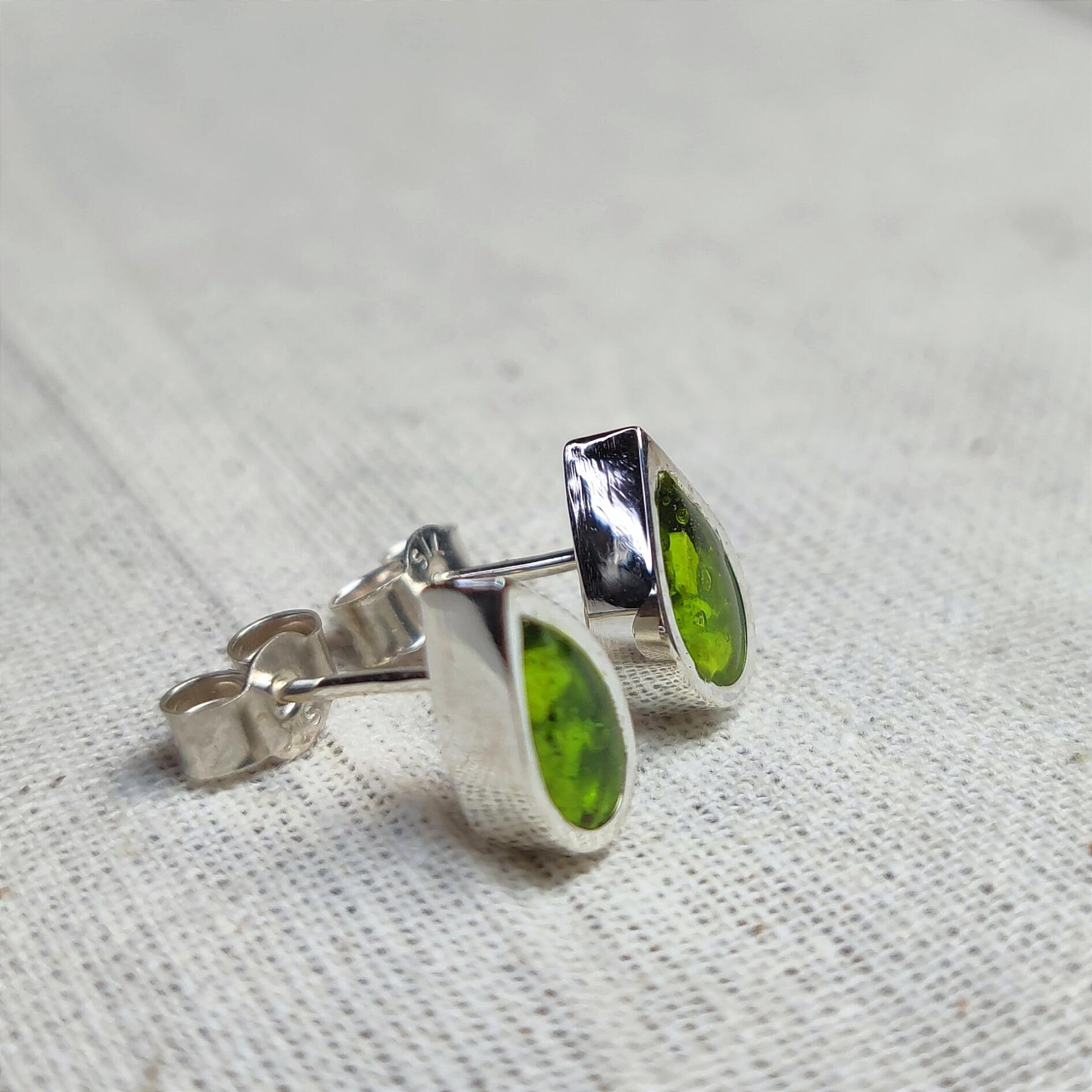 GOLD DOME TEARDROP STUD EARRING