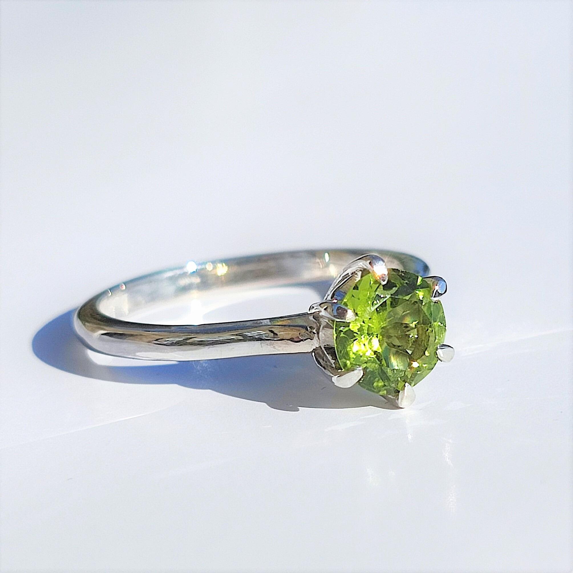 S925 Silver Inlaid Natural Peridot Open shops Ring