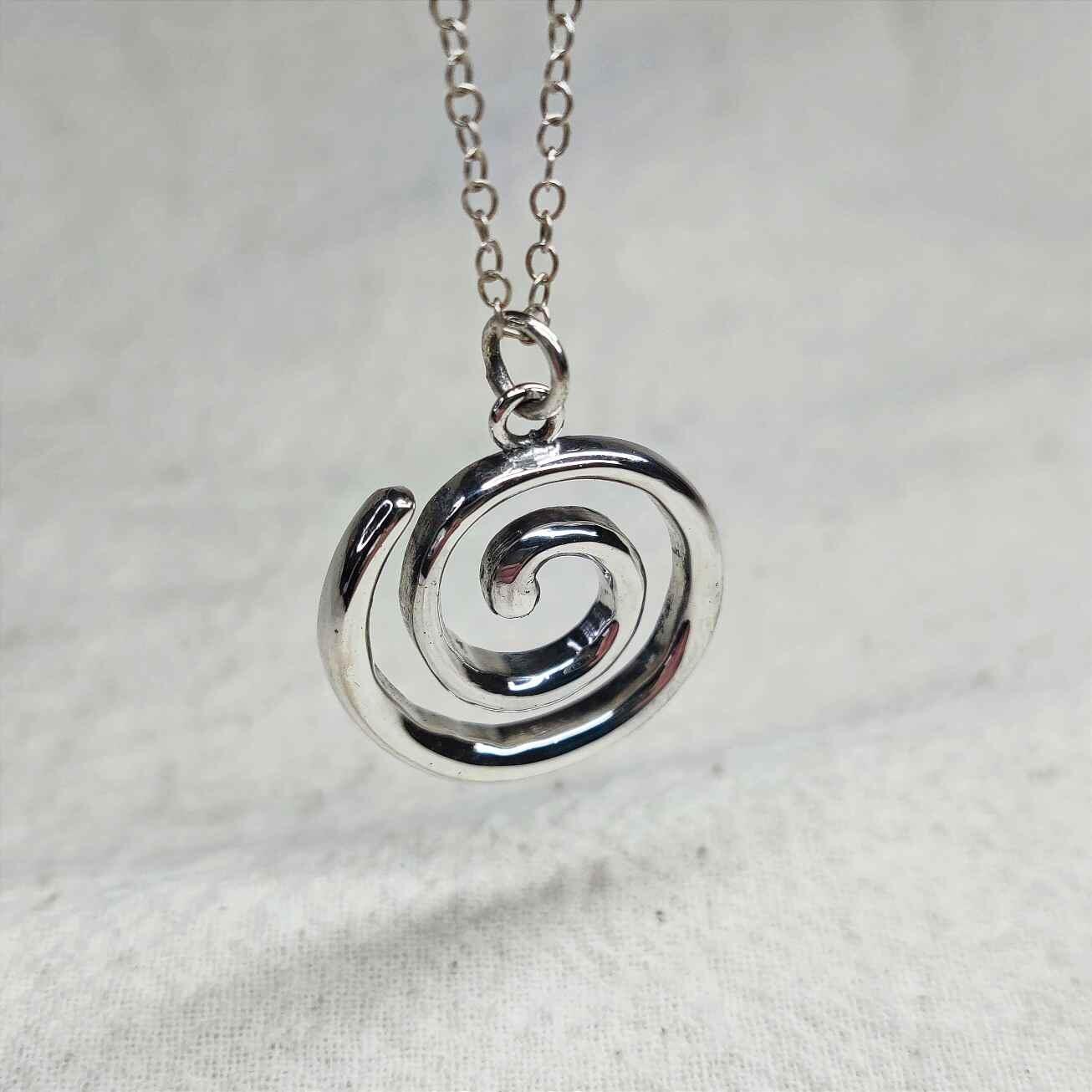 Sterling Silver Spiral Cut popular Necklace