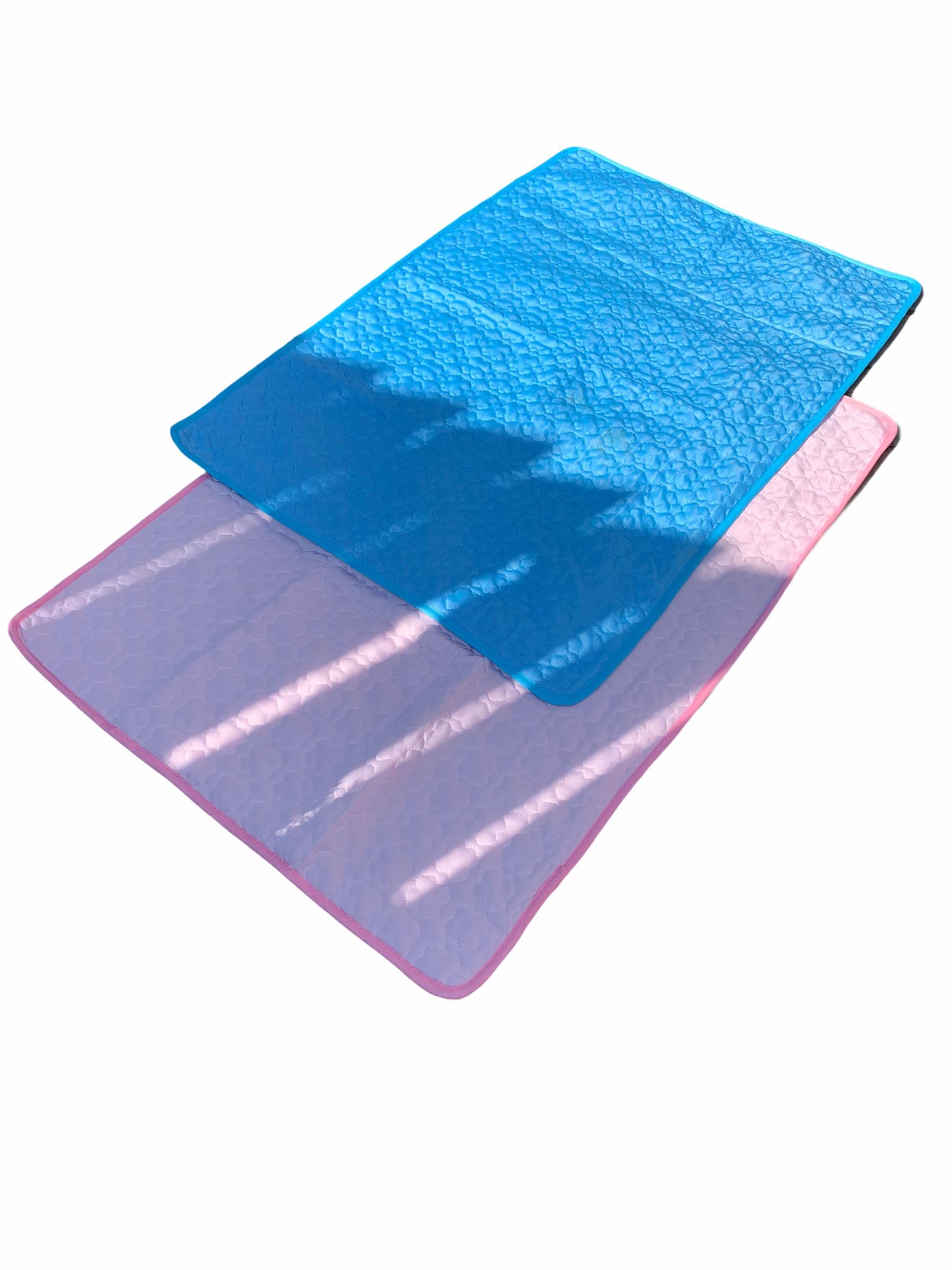 Pink and blue cooling mats