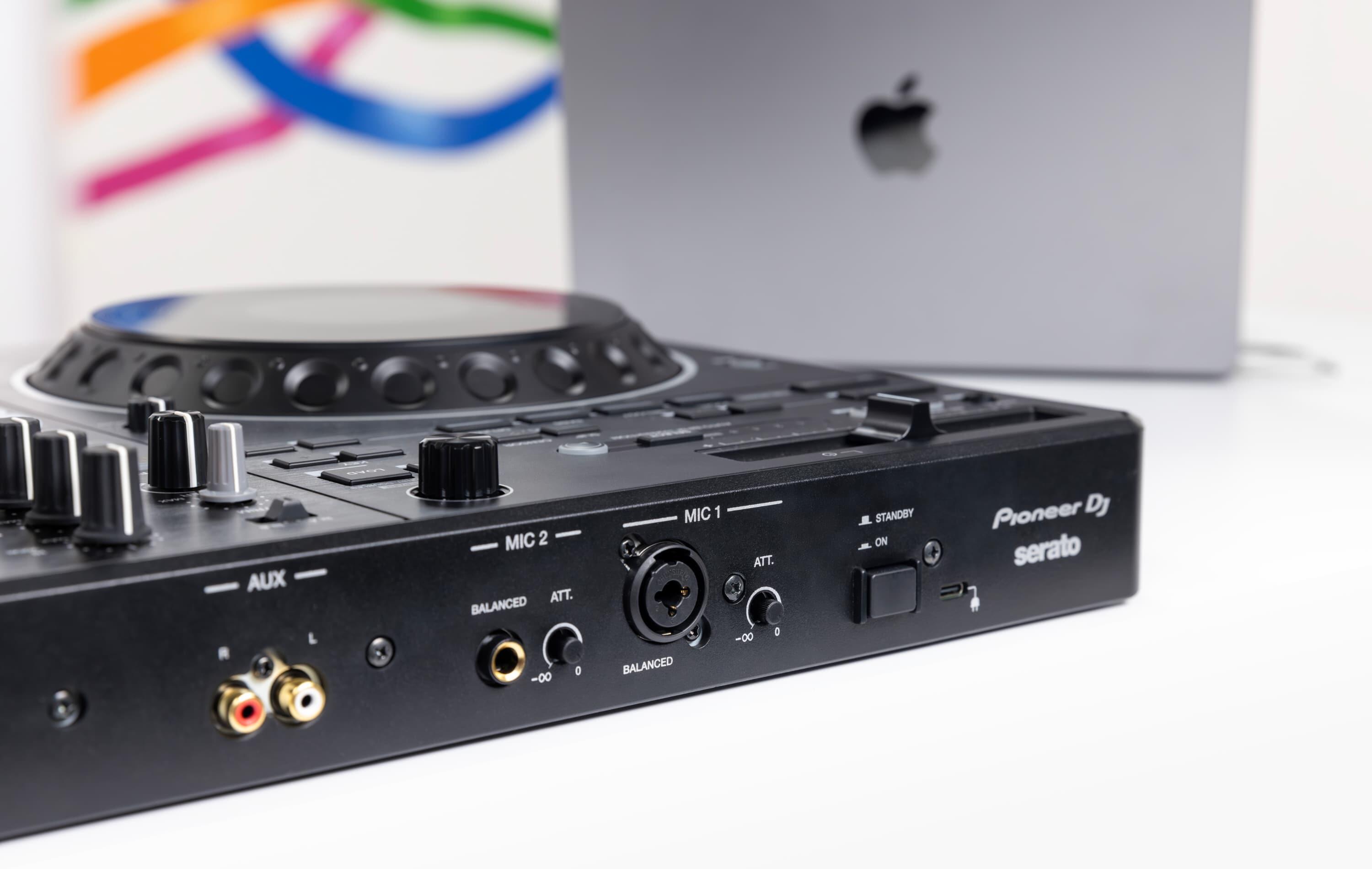 Pioneer DJ DDJ-REV5 lifestyle 5