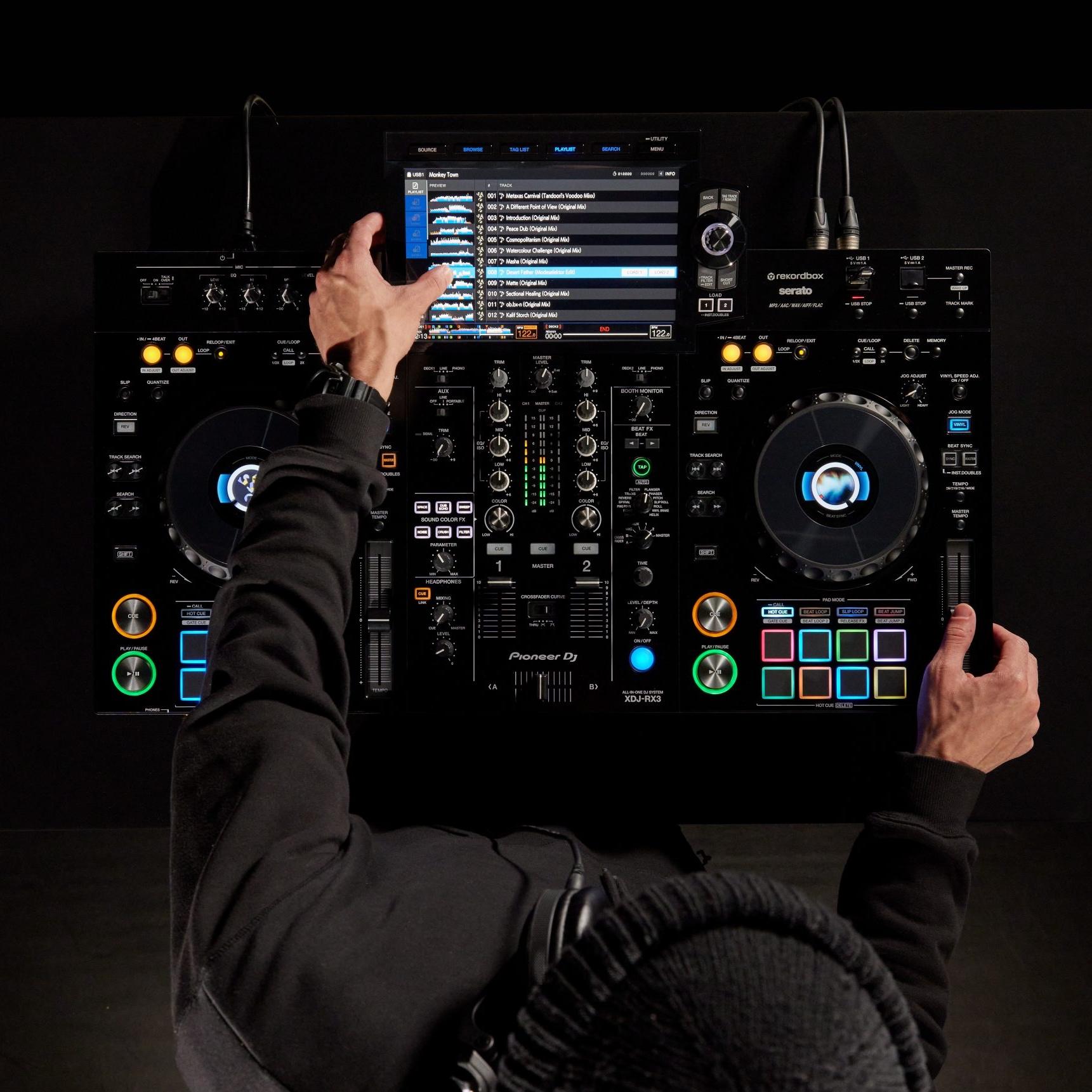 Pioneer DJ XDJ-RX3 lifestyle 6