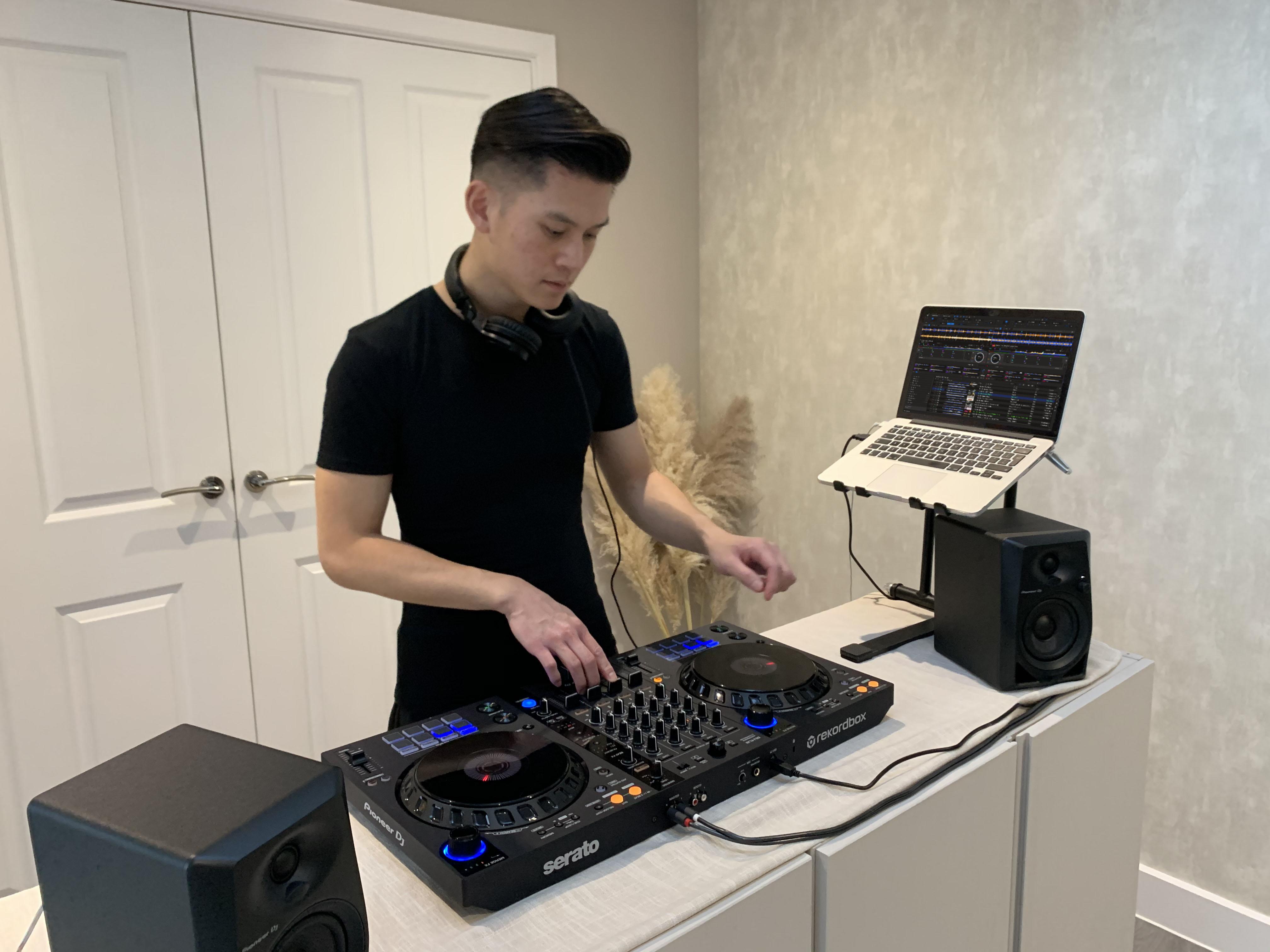 Pioneer DJ DDJ-FLX6 Lifestyle 3