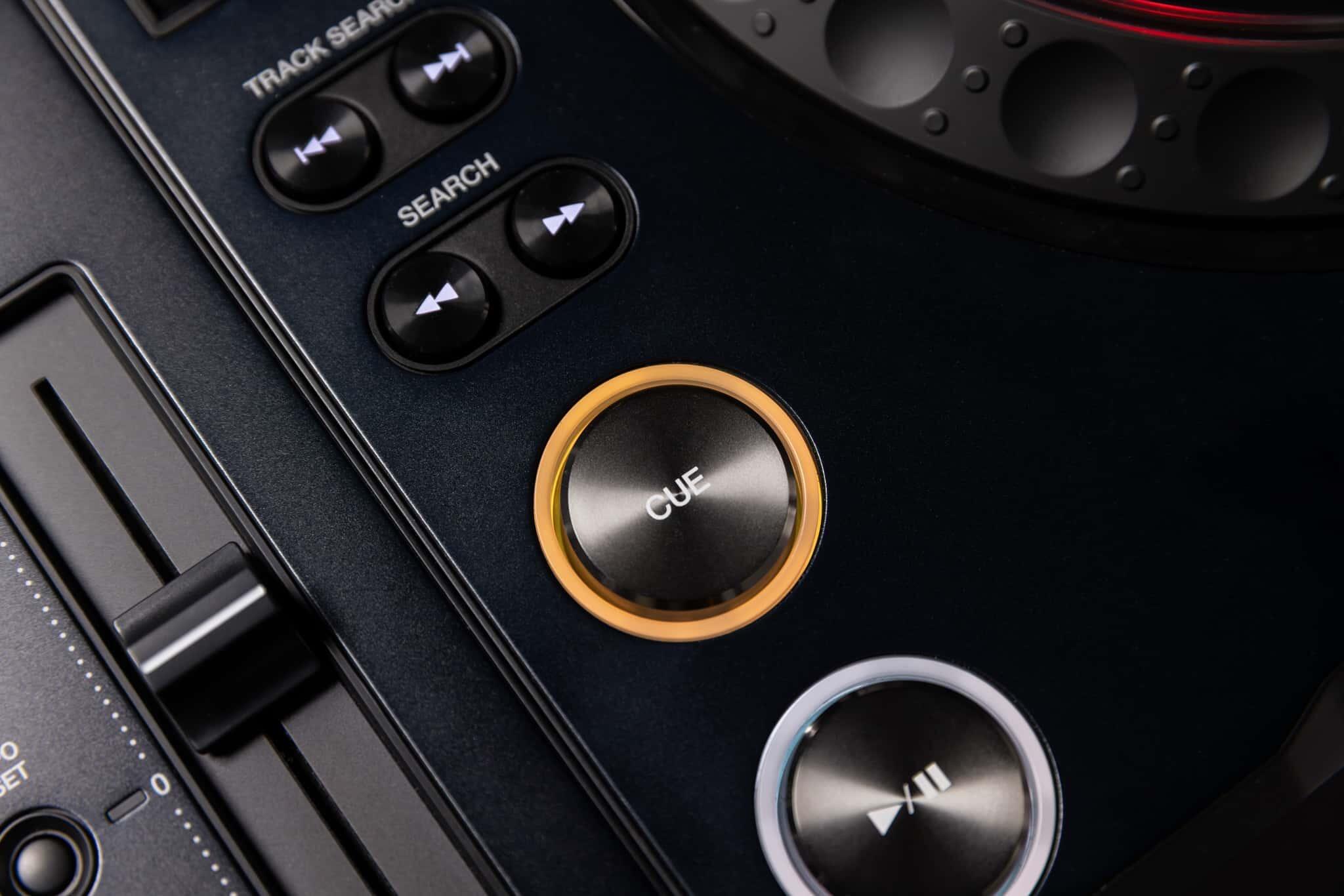 AlphaTheta DJ CDJ-3000X Professional Media Player cue button