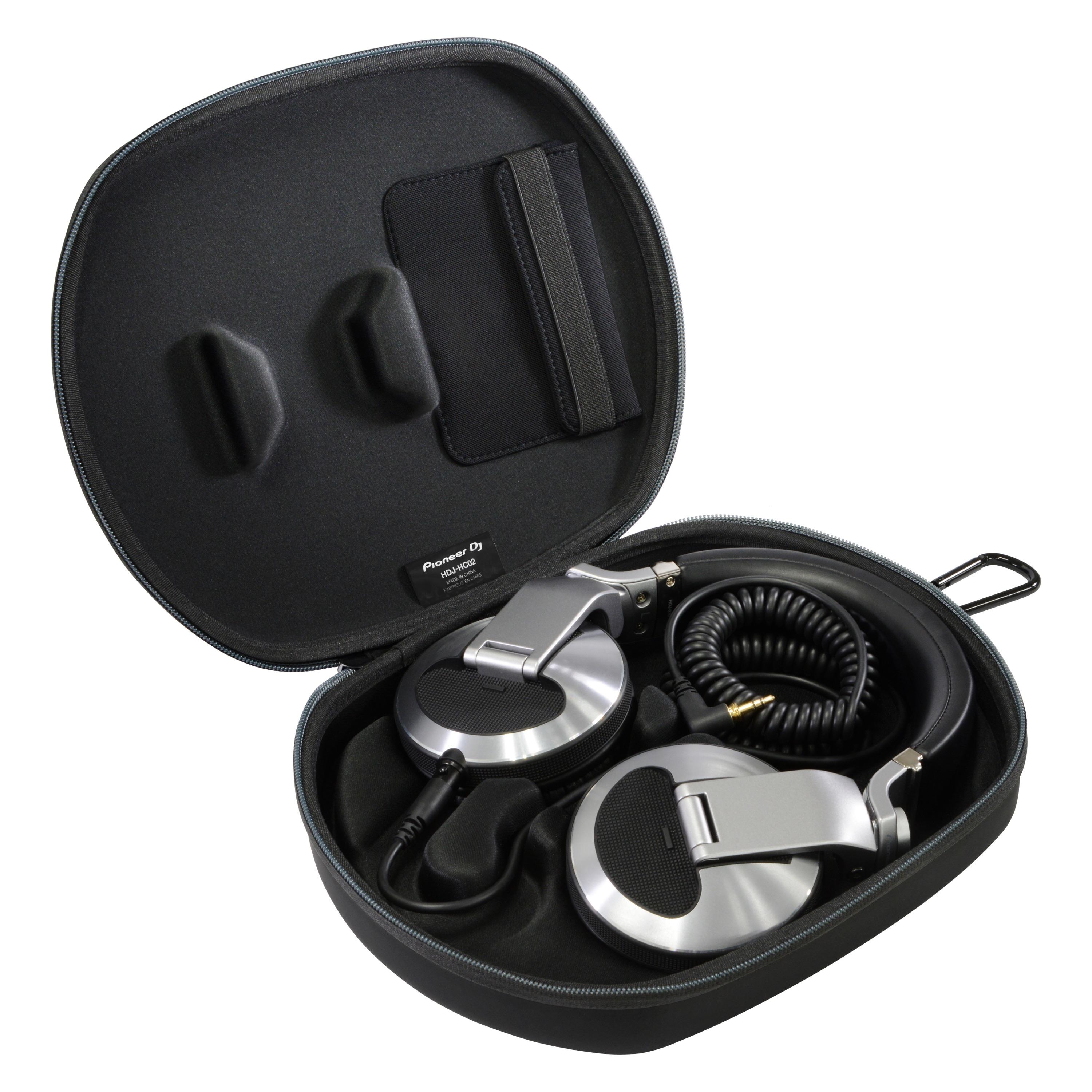 Pioneer HDJHC02 with headphones