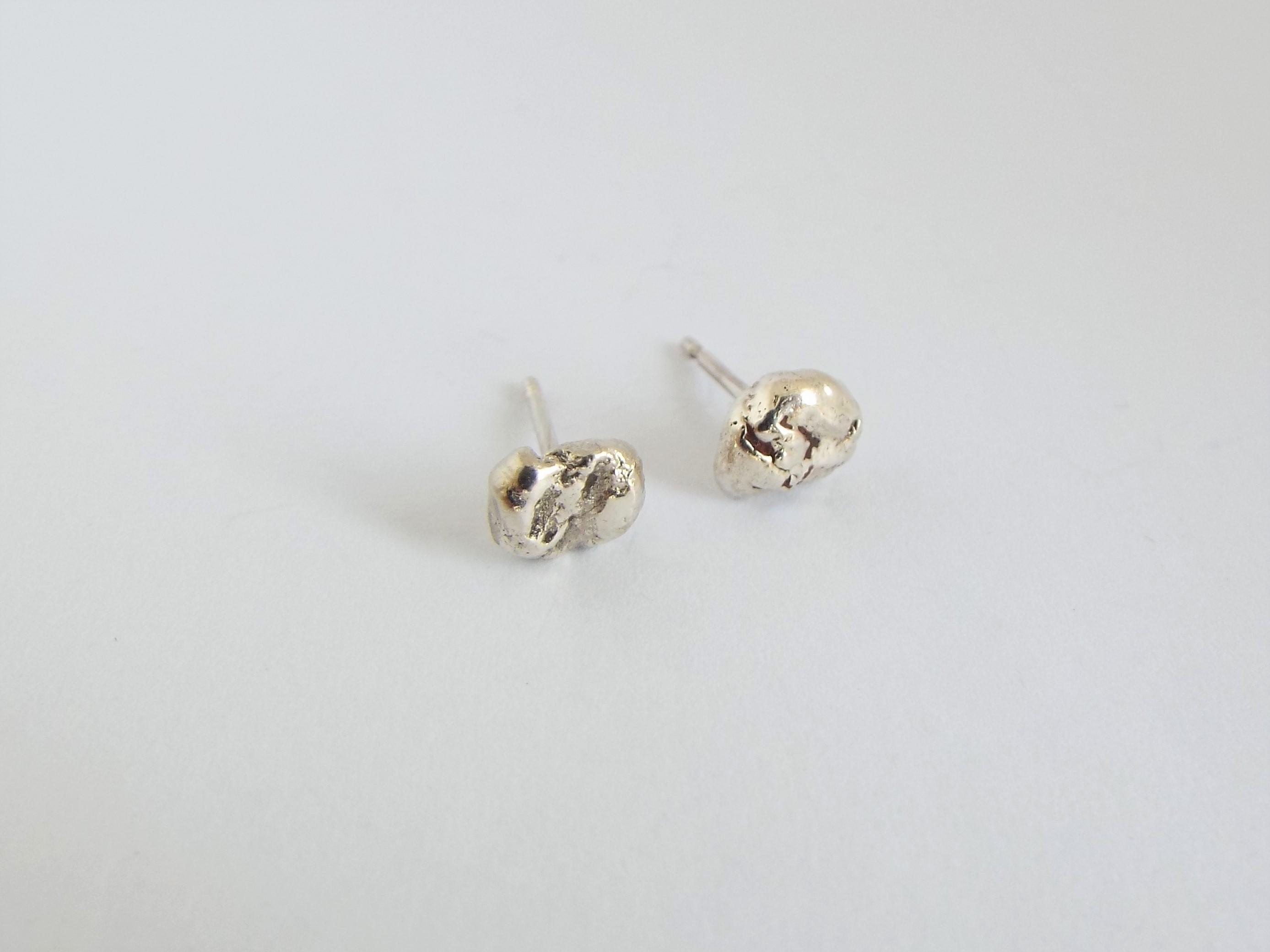 recyled sterling silver textured stud earrings
