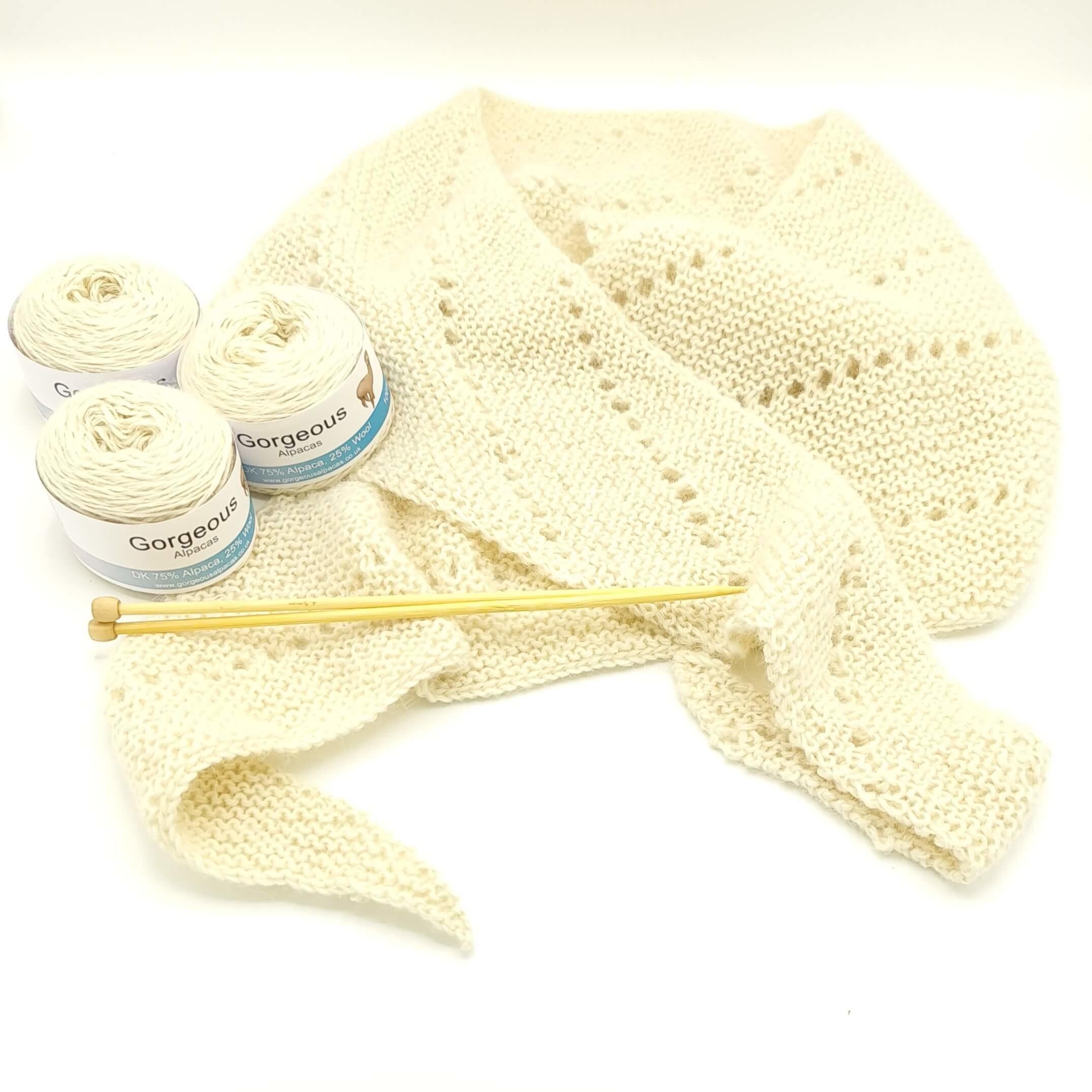 Cowl knitting kit with alpaca yarn