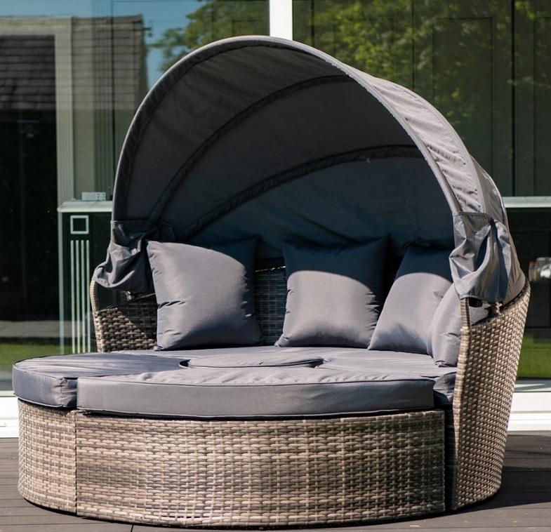 Solar Grey Rattan Day Bed With Canopy Rattan Hub, Yeovil, Somerset