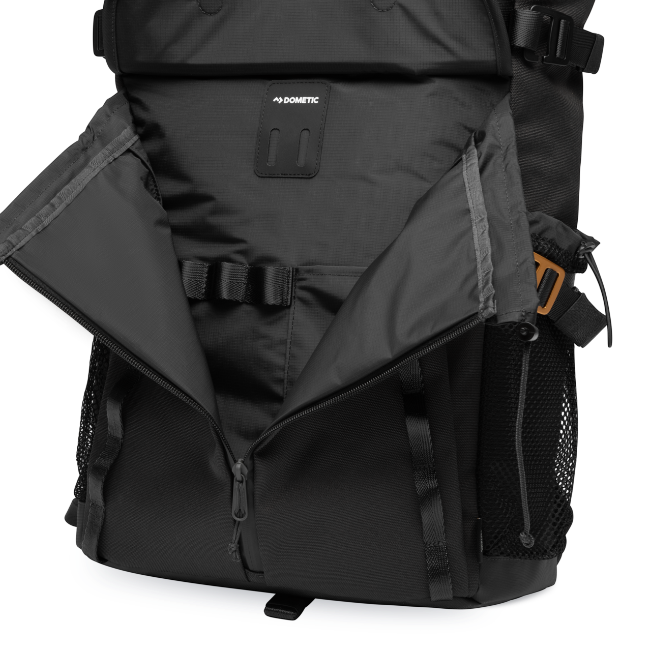 Dometic Unrestricted Backpack Pockets