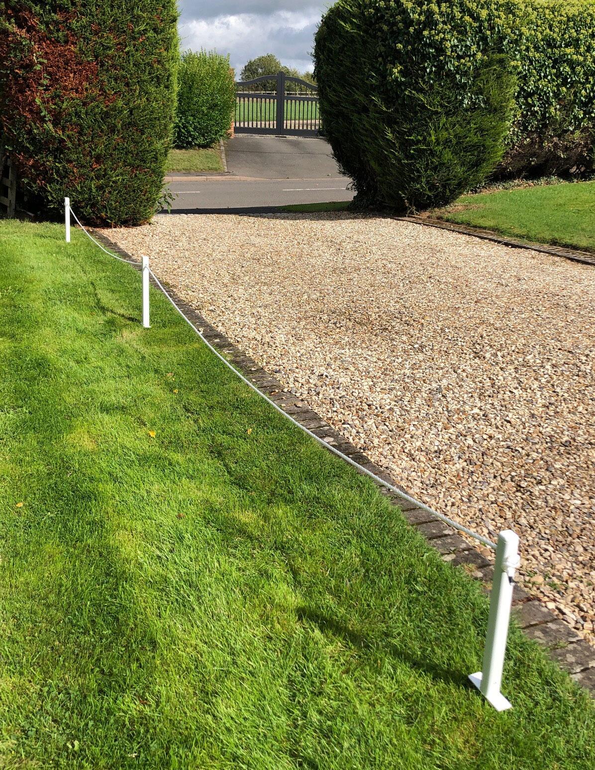 3 x Garden Verge/Boundary posts with white rope to span up to 5m's