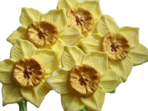 Set 6 Handmade Daffodil Flowers Vegan Cake Topper Decorations