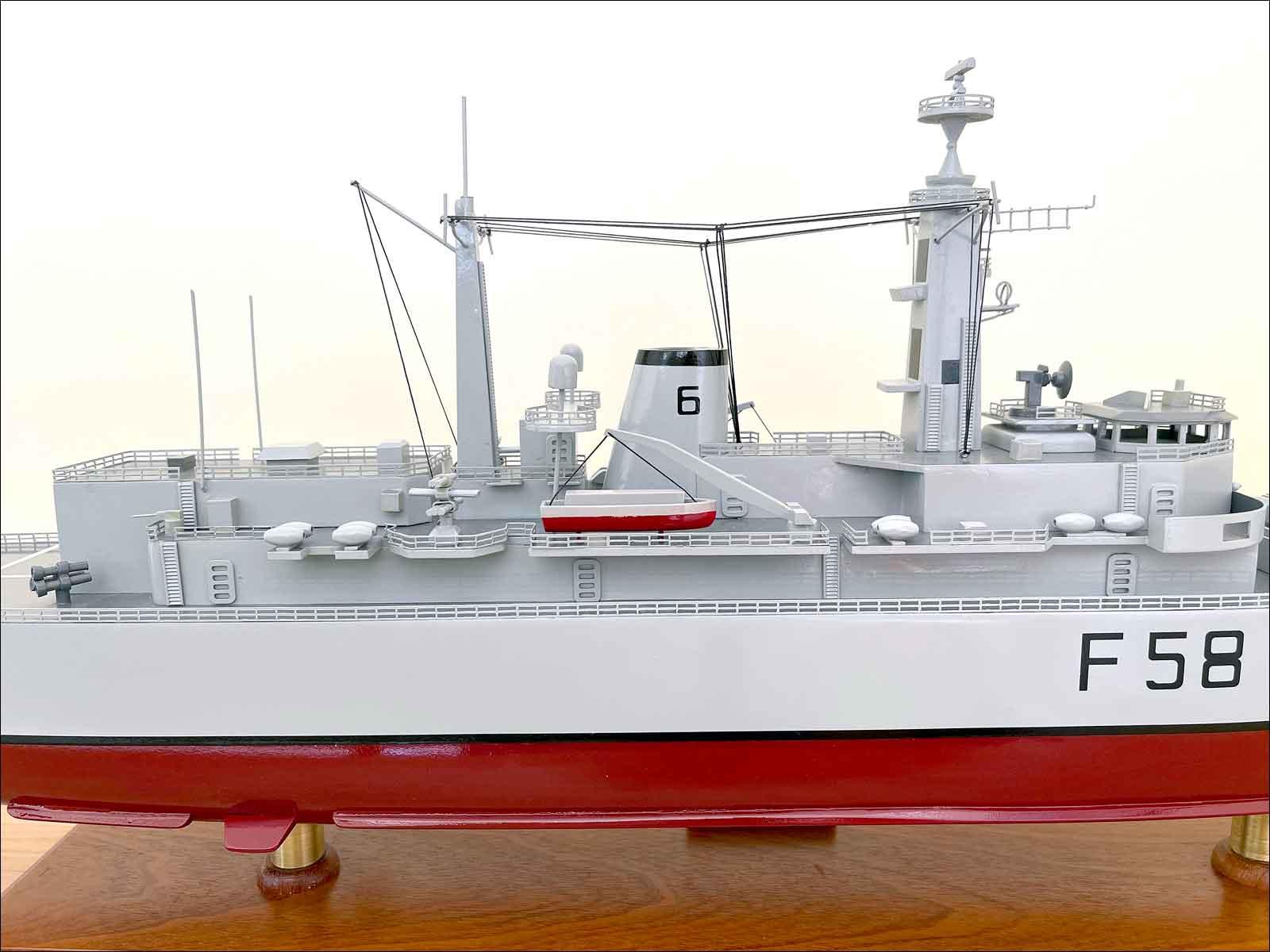 pre built battleship model HMS Hermione (F58)
